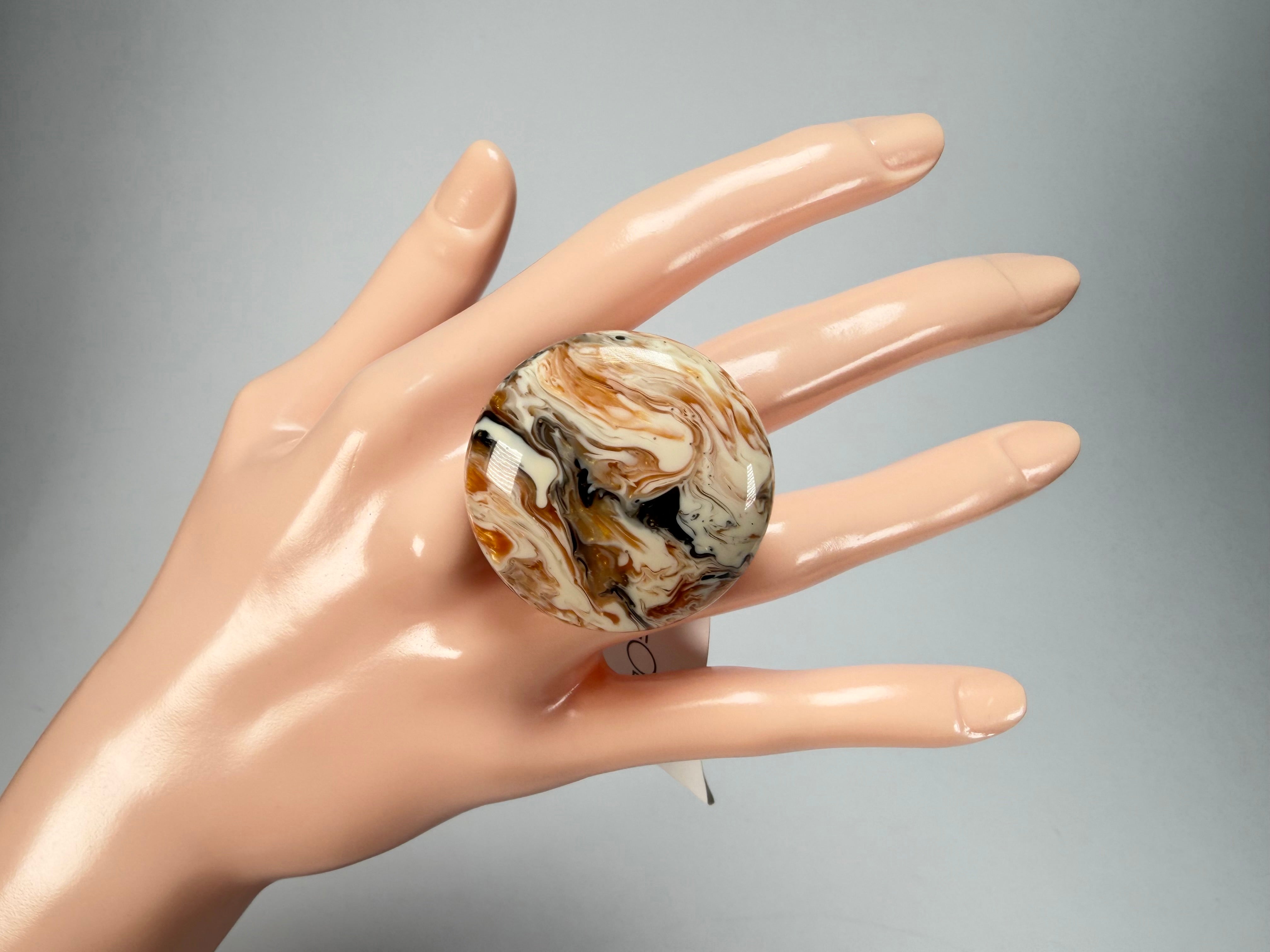 Sobral - Carmelo "Onda Circle" Resin Ring ( 005324 ) - Size UK O / US 7