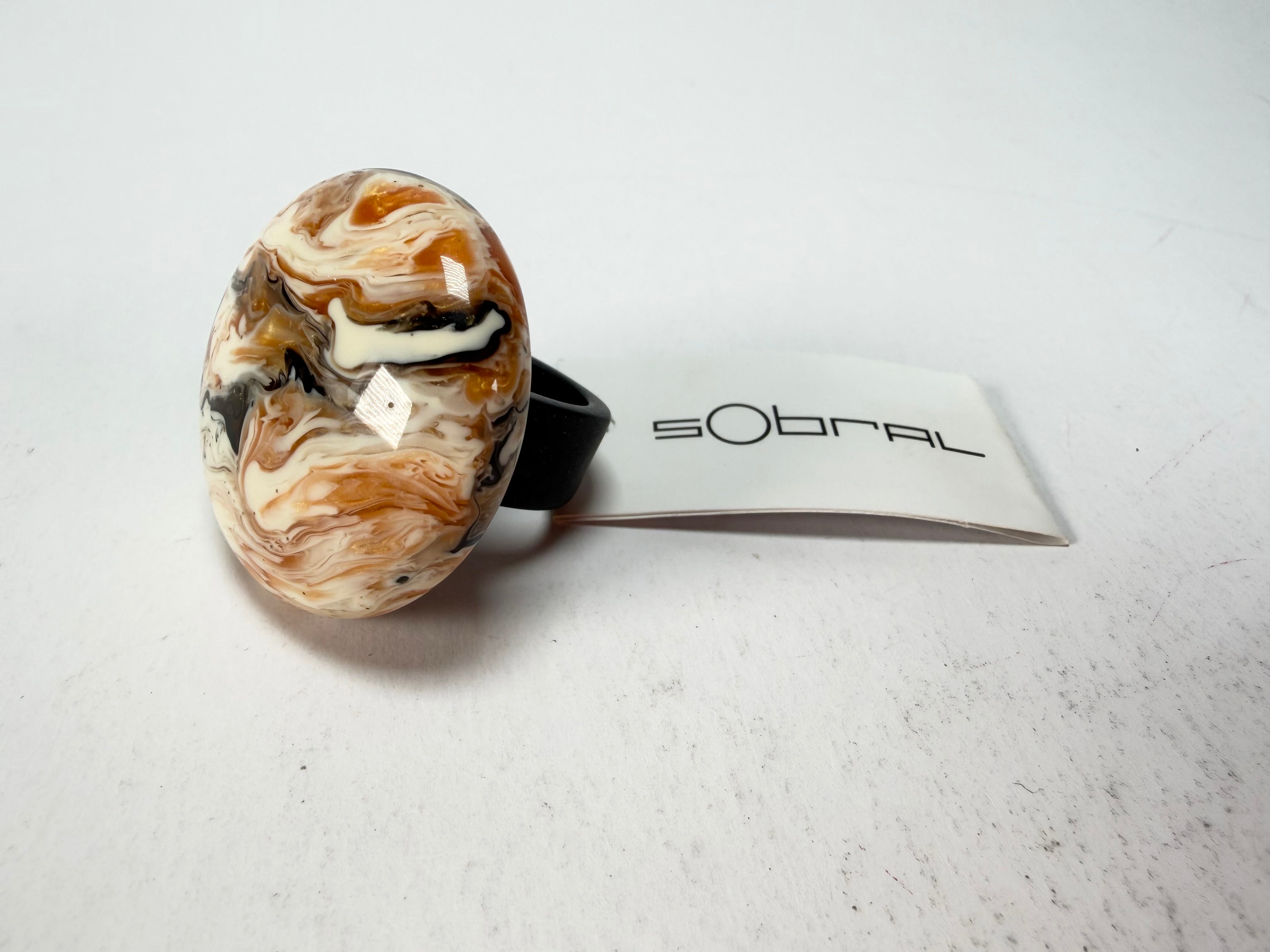 Sobral - Carmelo "Onda Circle" Resin Ring ( 005324 ) - Size UK O / US 7