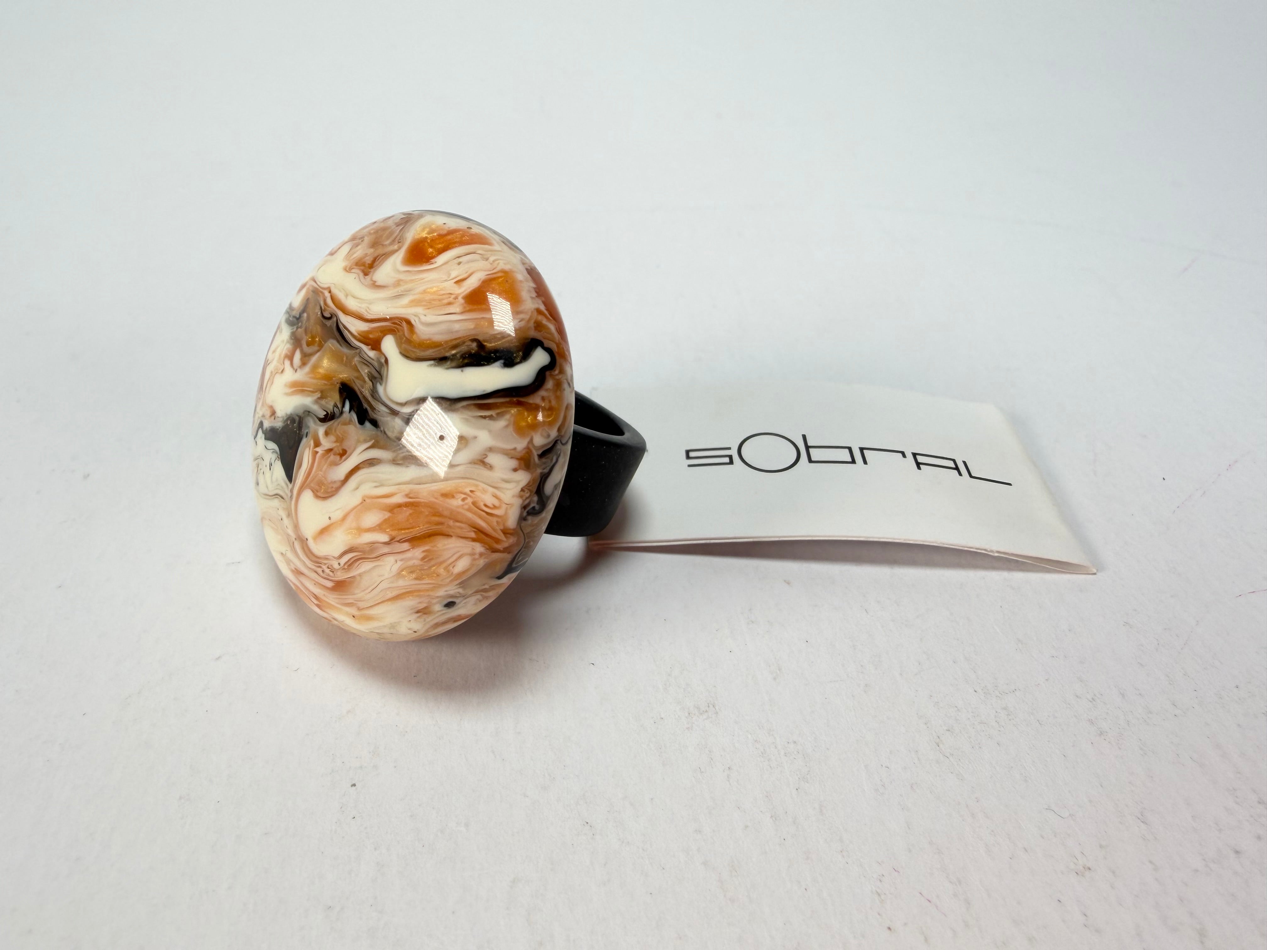Sobral - Carmelo "Onda Circle" Resin Ring ( 005324 ) - Size UK O / US 7