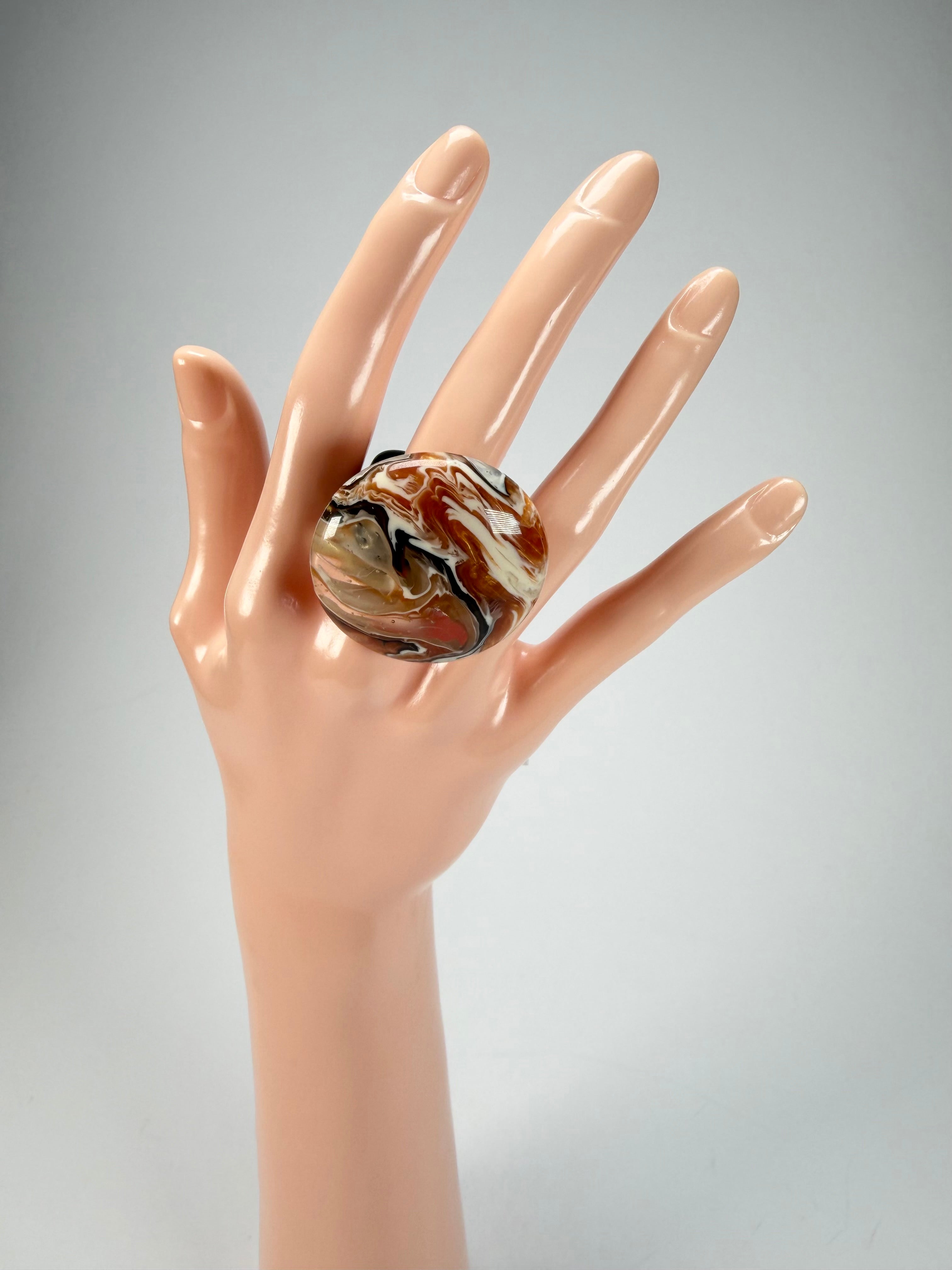 Sobral - Carmelo "Onda Circle" Resin Ring ( 005324 ) - Size UK R / US 8.5