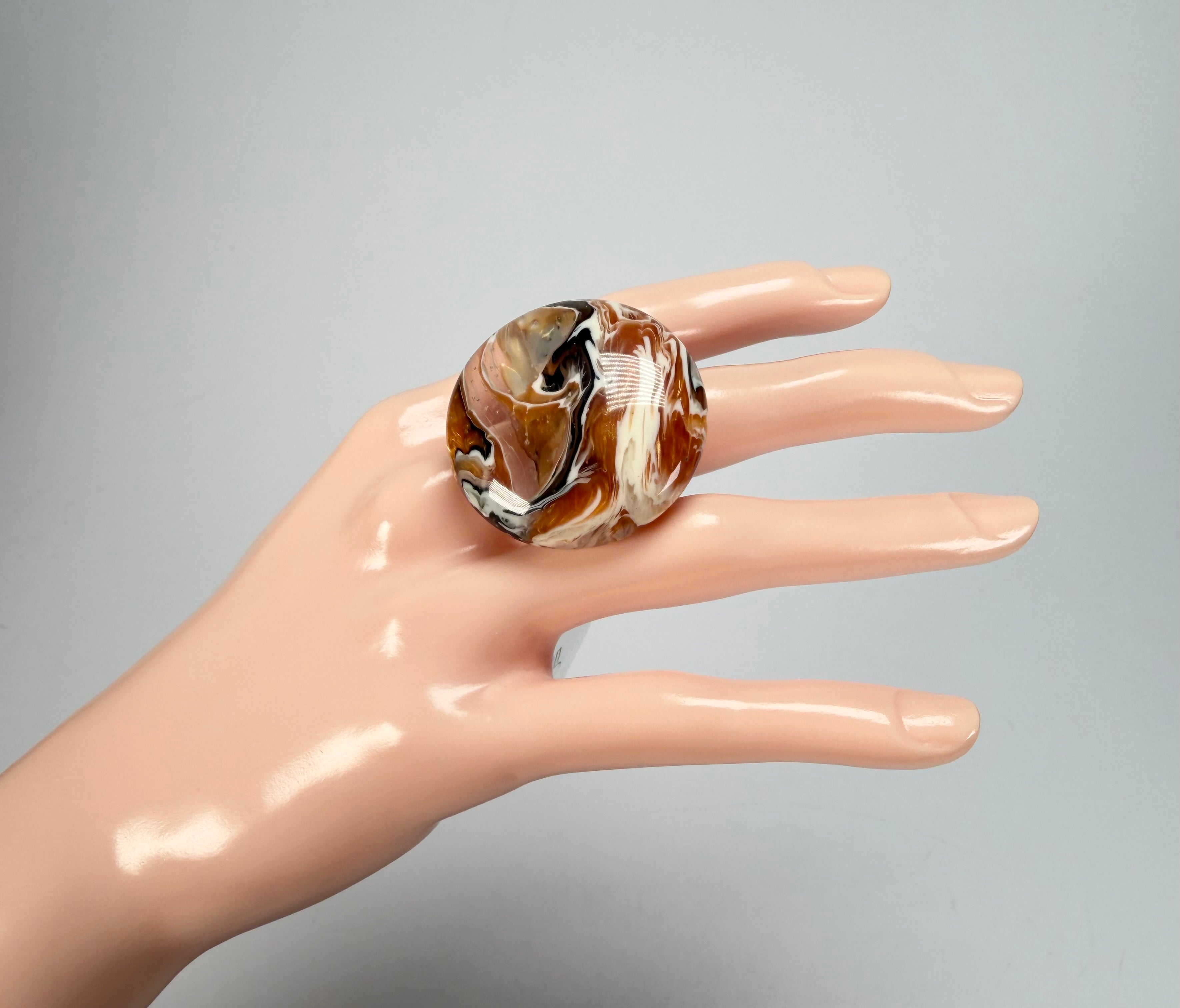 Sobral - Carmelo "Onda Circle" Resin Ring ( 005324 ) - Size UK R / US 8.5