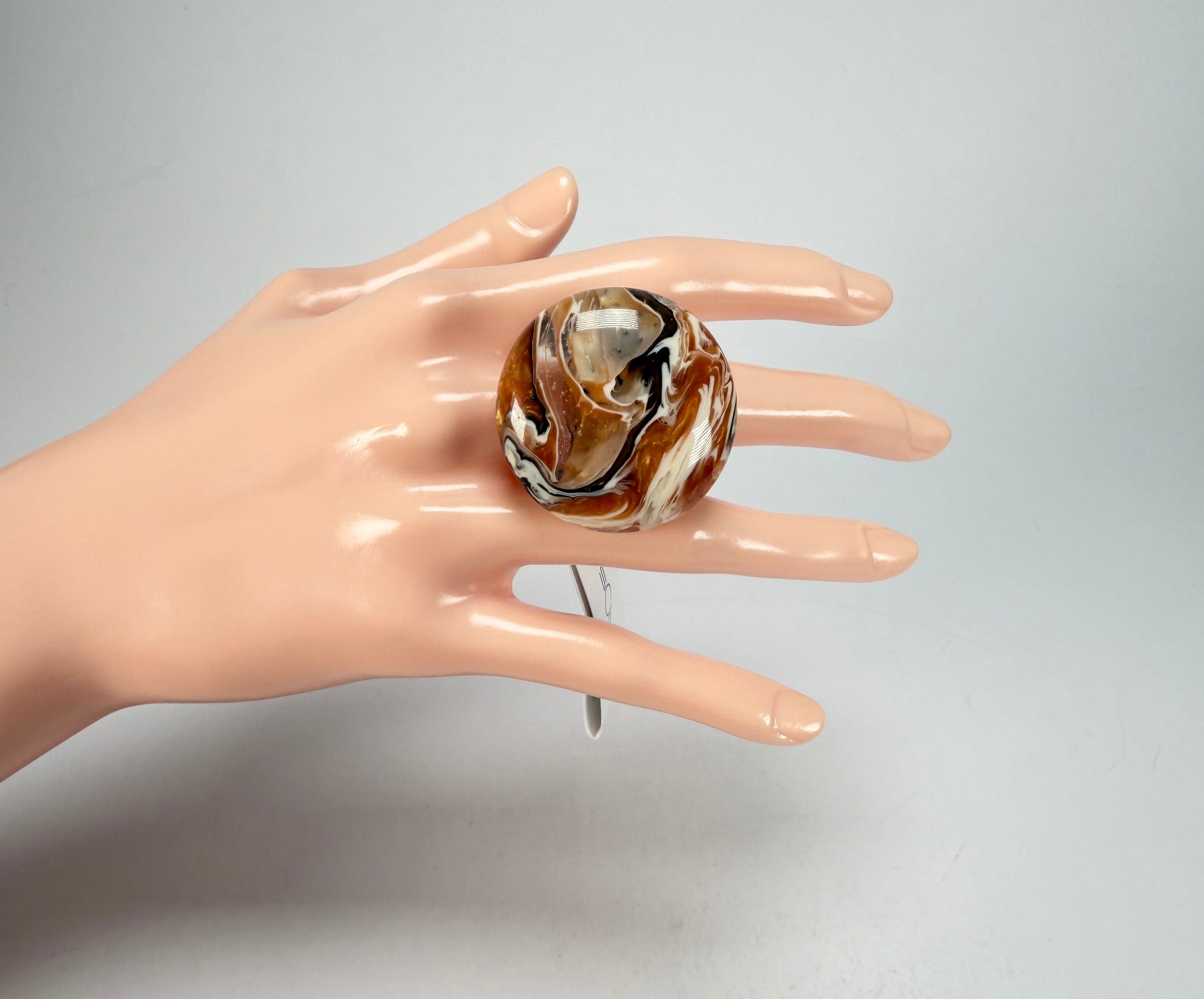 Sobral - Carmelo "Onda Circle" Resin Ring ( 005324 ) - Size UK R / US 8.5