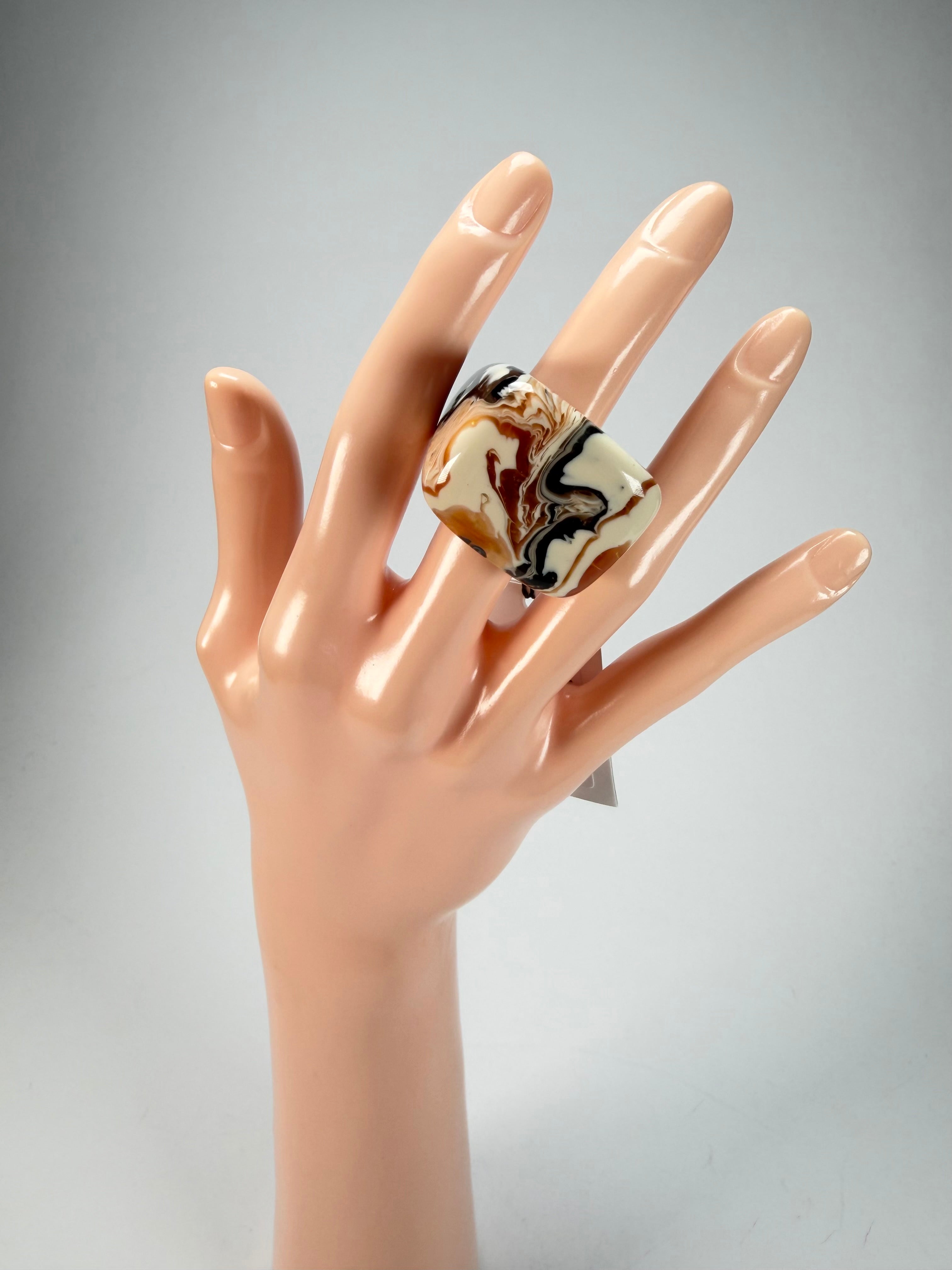 Sobral - Carmelo "Wave" Resin Ring ( 005325 ) - Size UK O / US 7.5