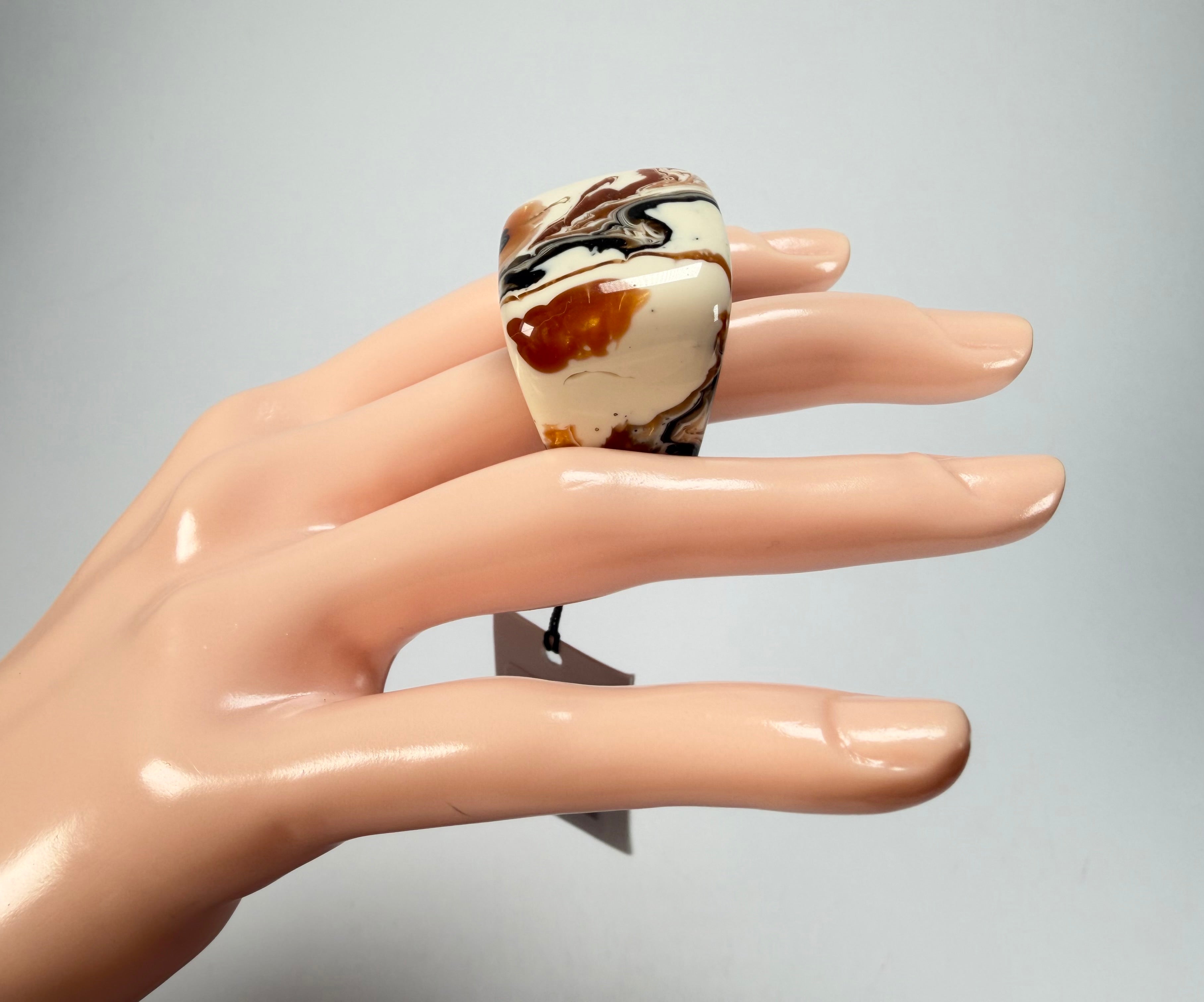 Sobral - Carmelo "Wave" Resin Ring ( 005325 ) - Size UK O / US 7.5