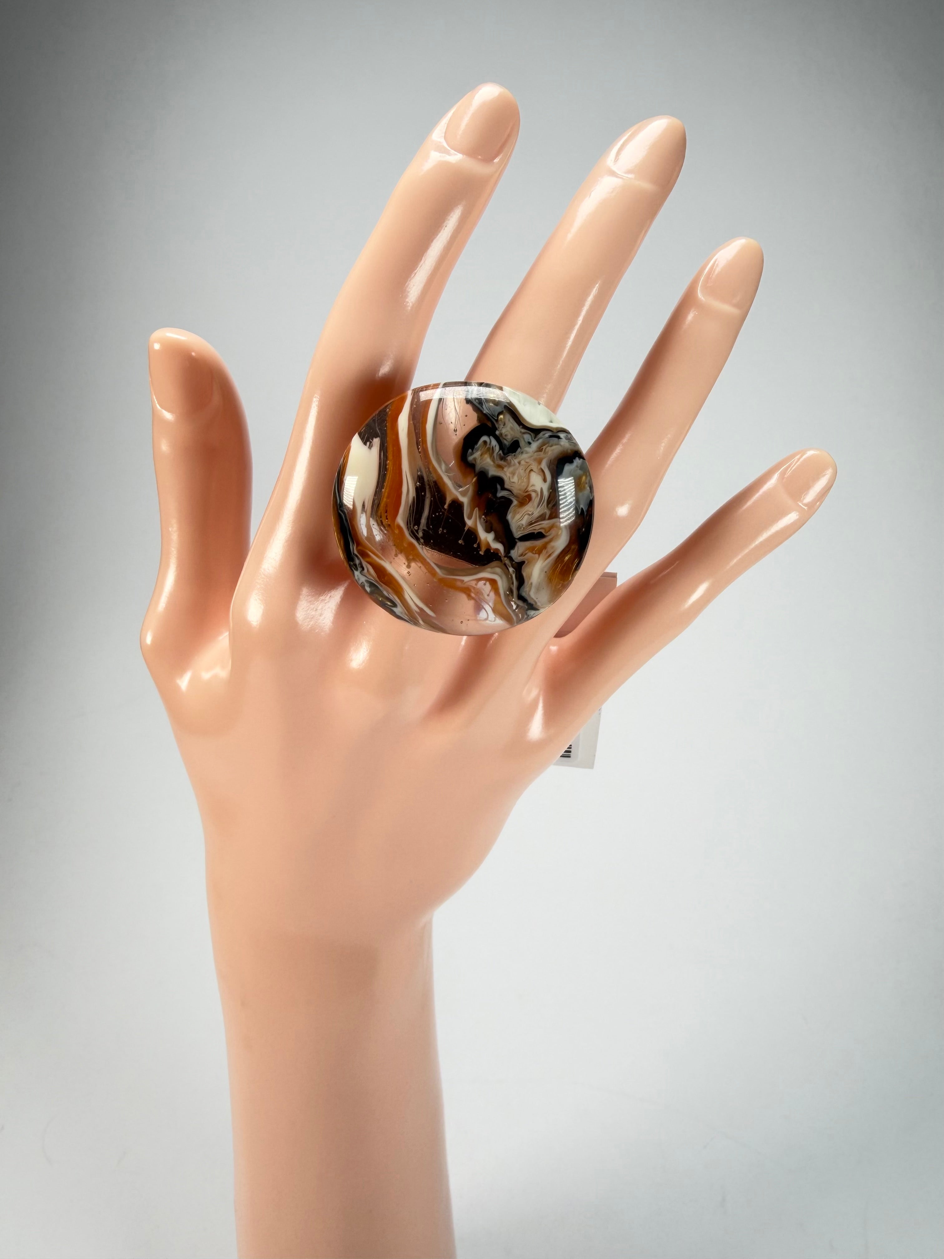 Sobral - Carmelo "Onda Circle" Resin Ring ( 005324 ) - Size UK S / US 9
