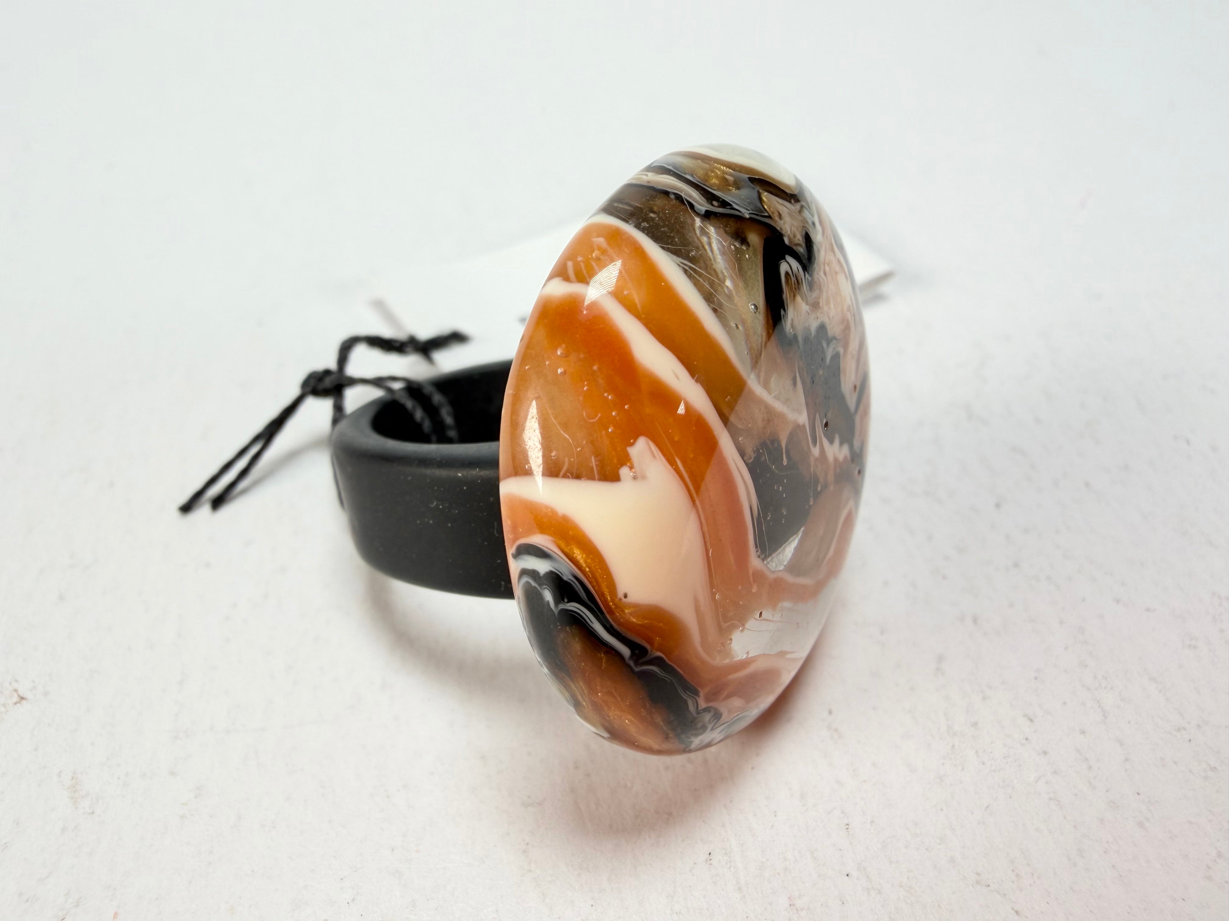 Sobral - Carmelo "Onda Circle" Resin Ring ( 005324 ) - Size UK S / US 9