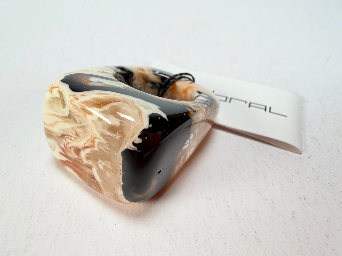 Sobral - Carmelo "Wave" Resin Ring ( 005325 ) - Size UK R / US 9