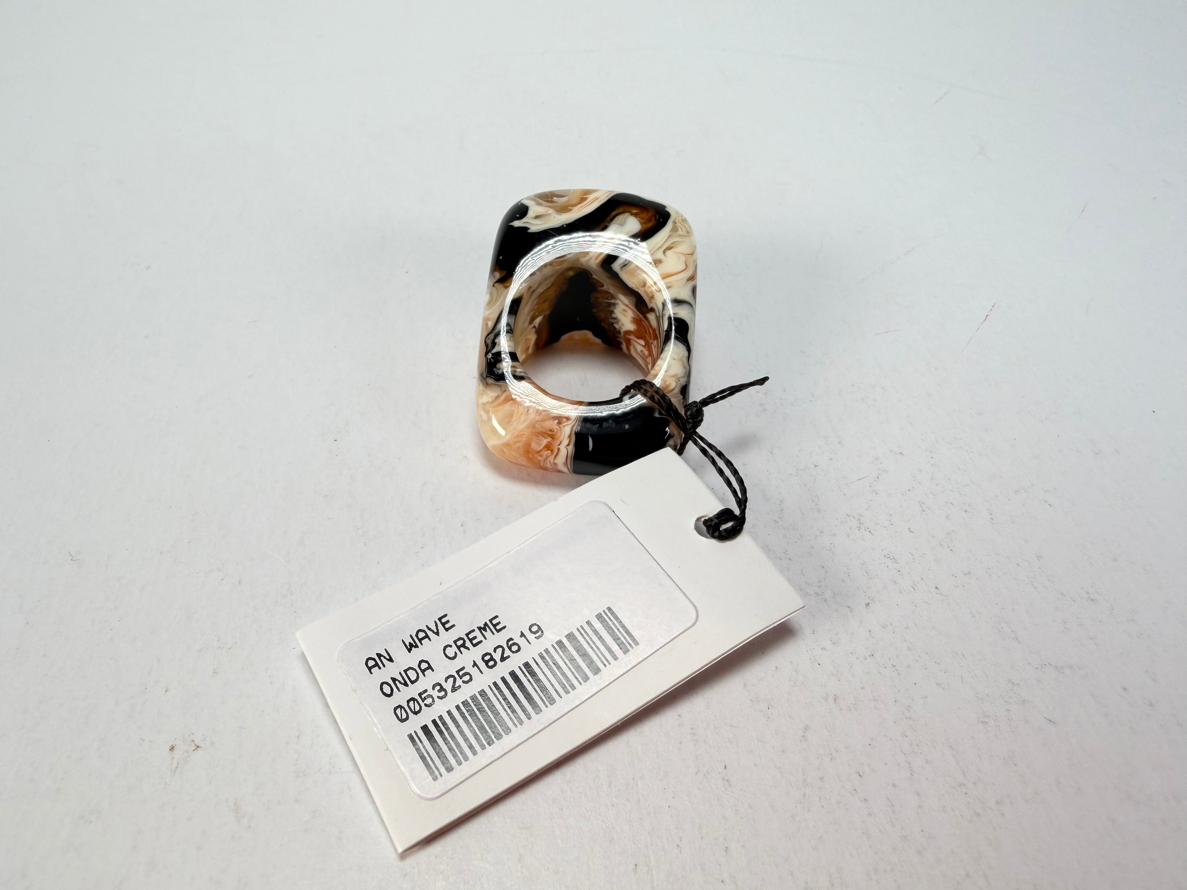 Sobral - Carmelo "Wave" Resin Ring ( 005325 ) - Size UK R / US 9