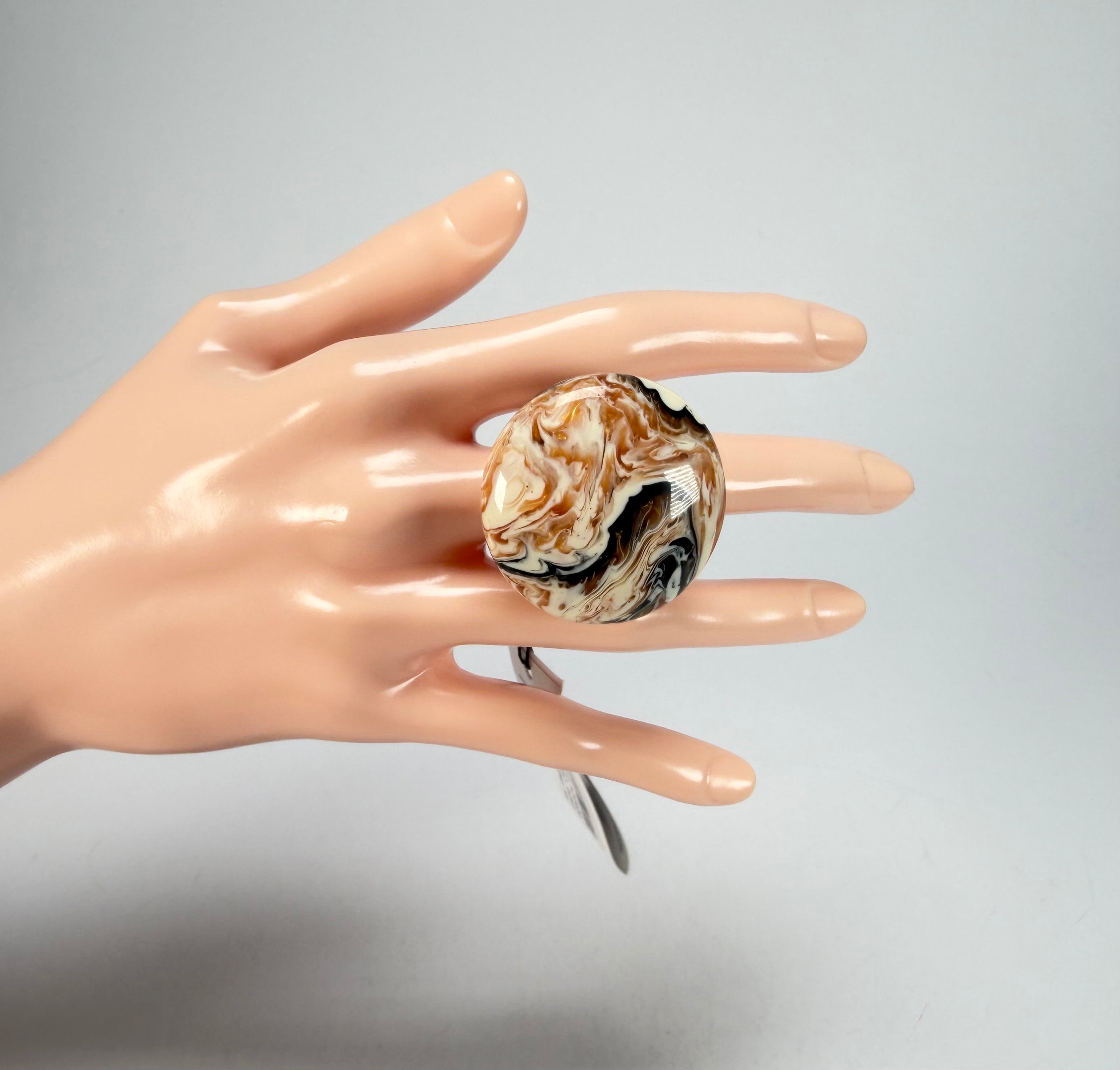 Sobral - Carmelo "Onda Circle" Resin Ring ( 005324 ) - Size UK U / US 10