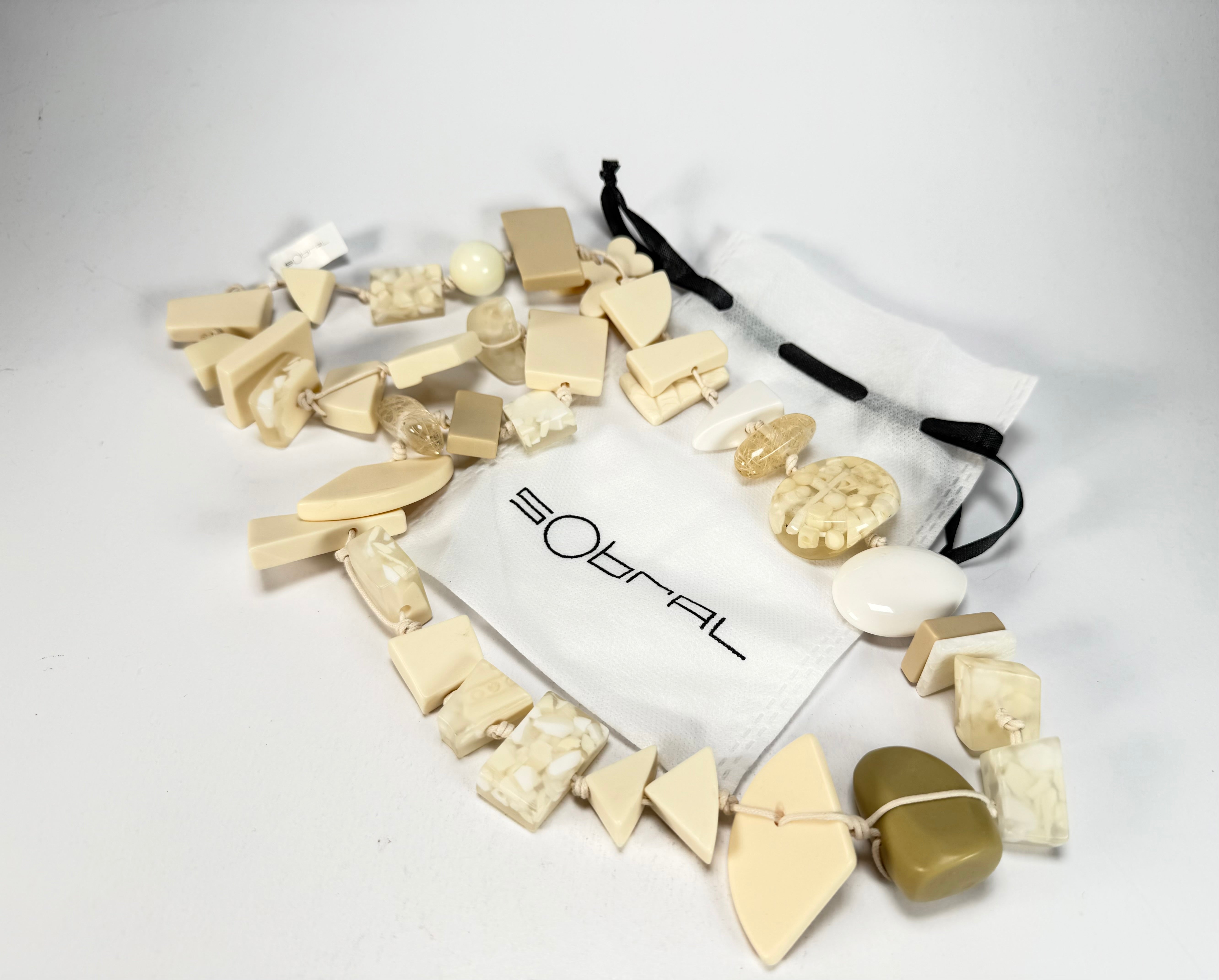 Sobral - Indiana "Aventuras" Marfim Cream Mix 110cm Resin Necklace ( 000038 )