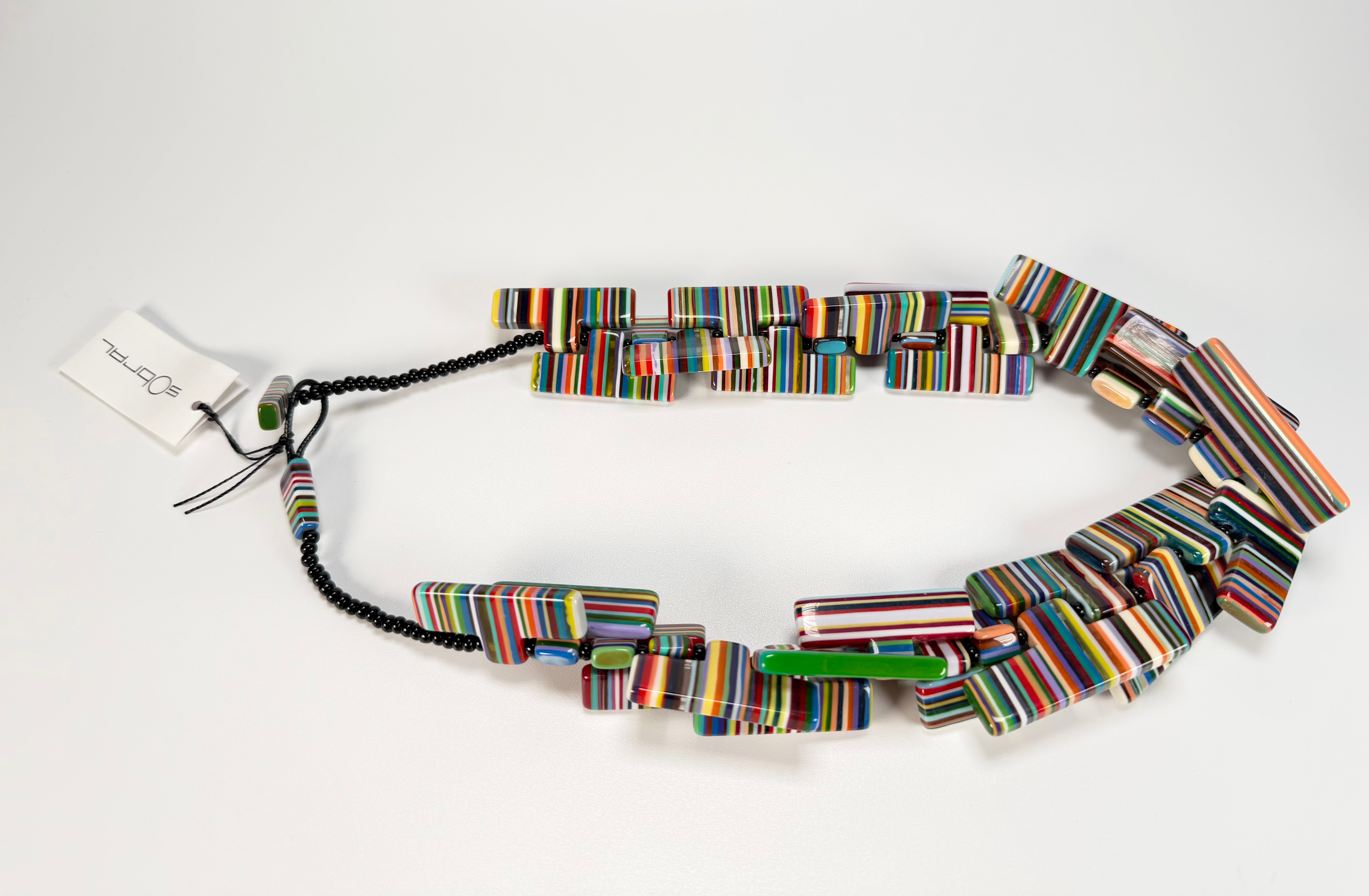 Sobral - Pop Art "Neoconcretismo" Resin Necklace ( 003885 )