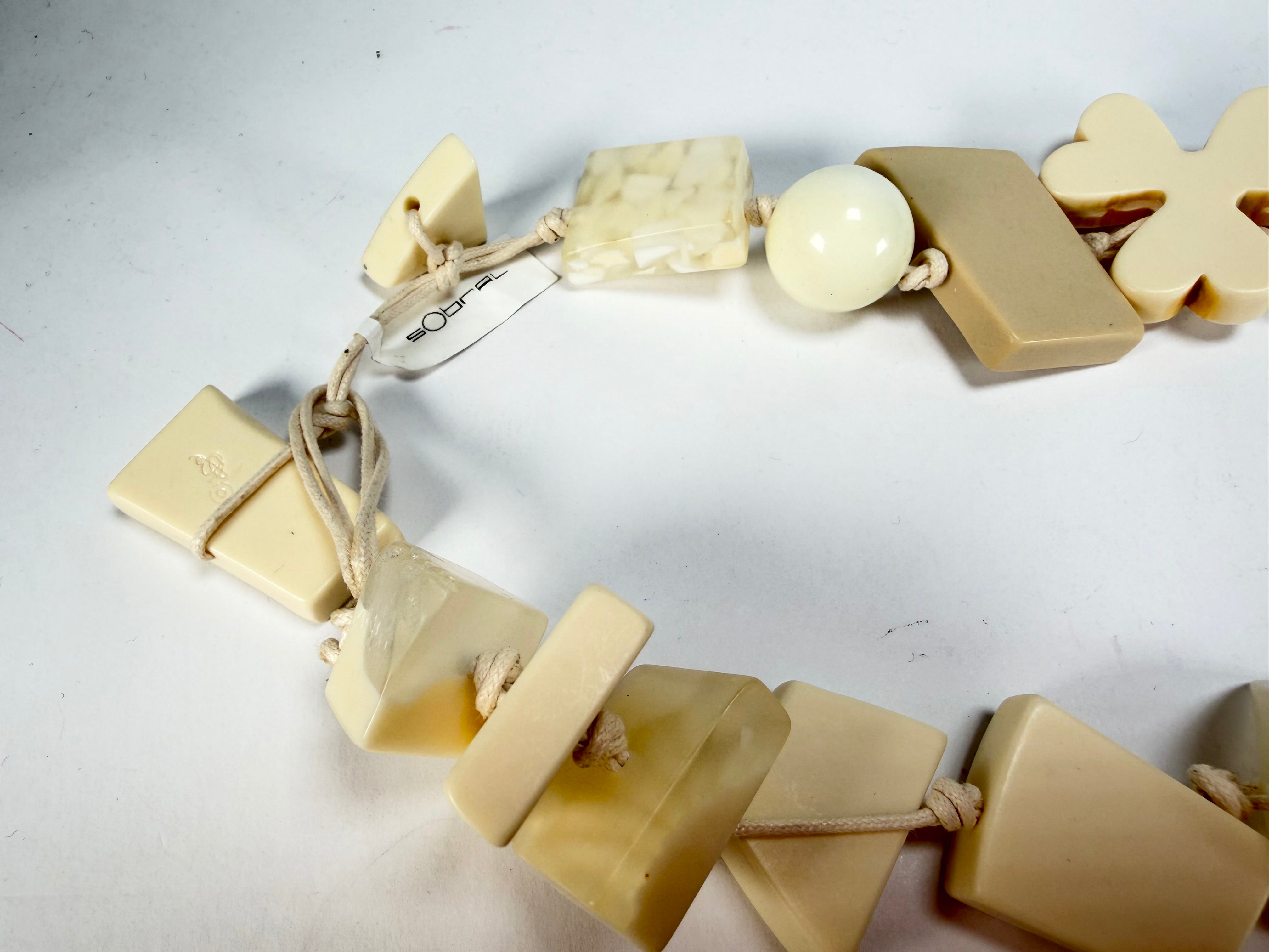 Sobral - Indiana "Aventuras" Marfim Cream Mix 110cm Resin Necklace ( 000038 )