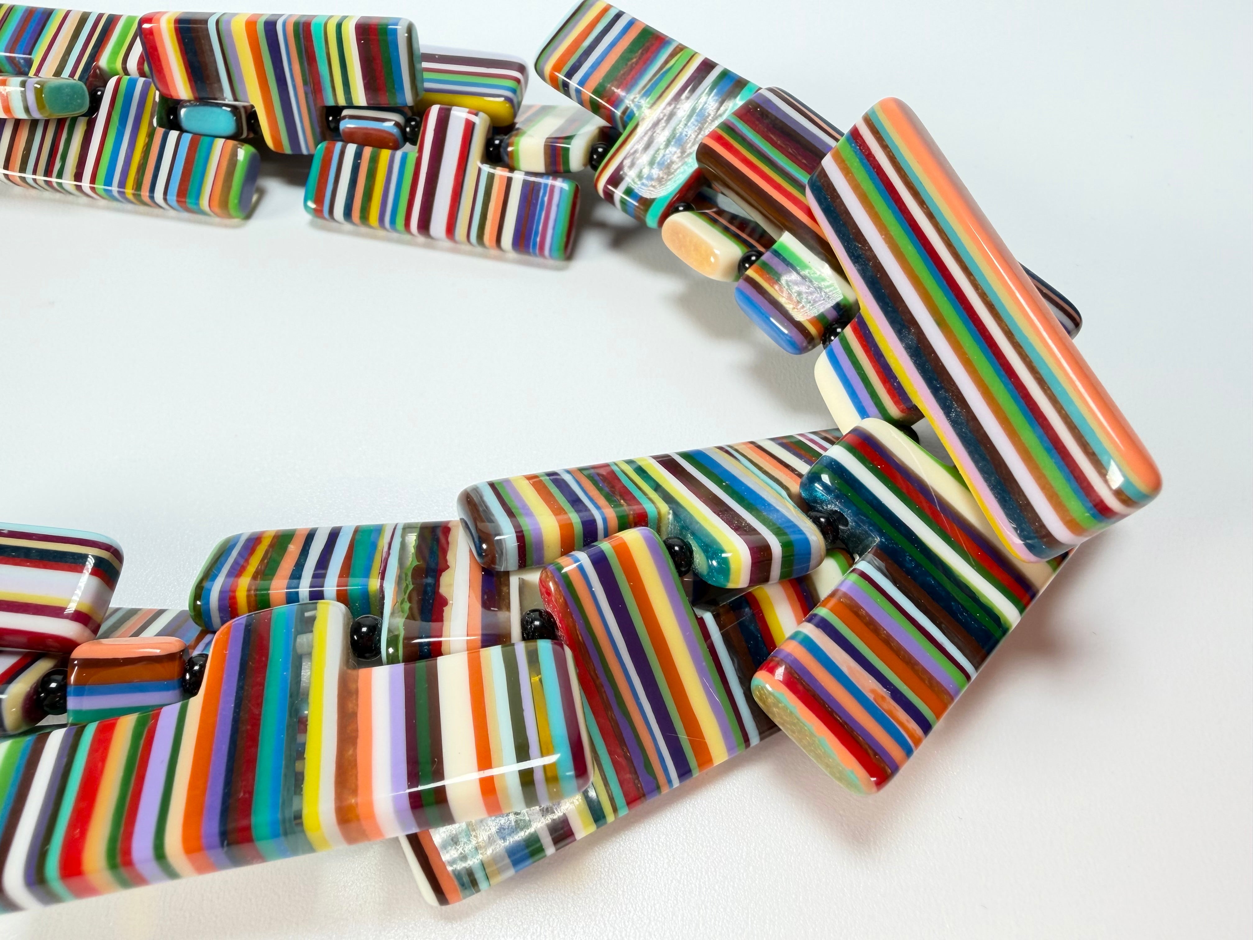 Sobral - Pop Art "Neoconcretismo" Resin Necklace ( 003885 )