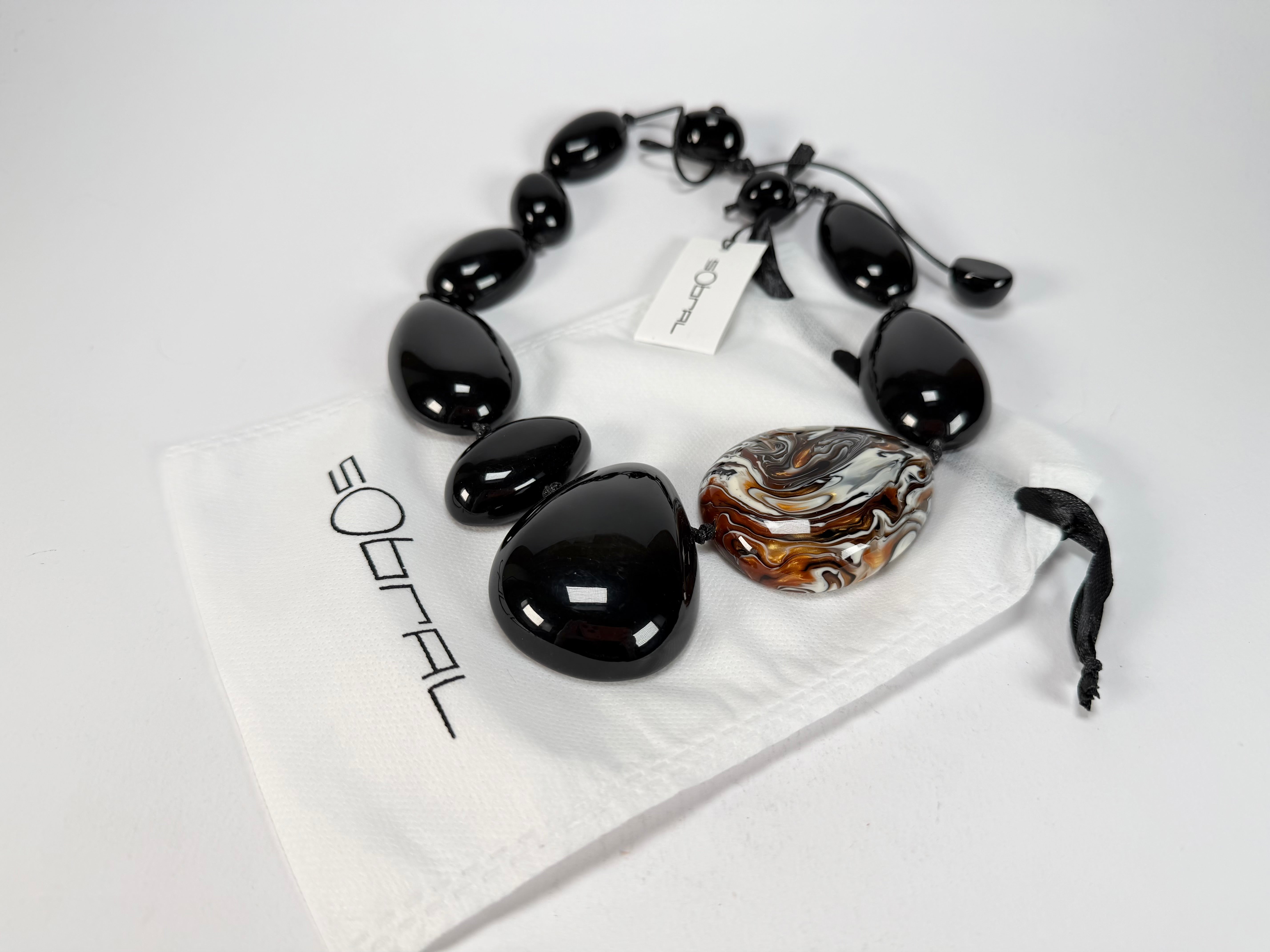 Sobral - Carmelo & Black "Elen" Resin Necklace ( 005411 )