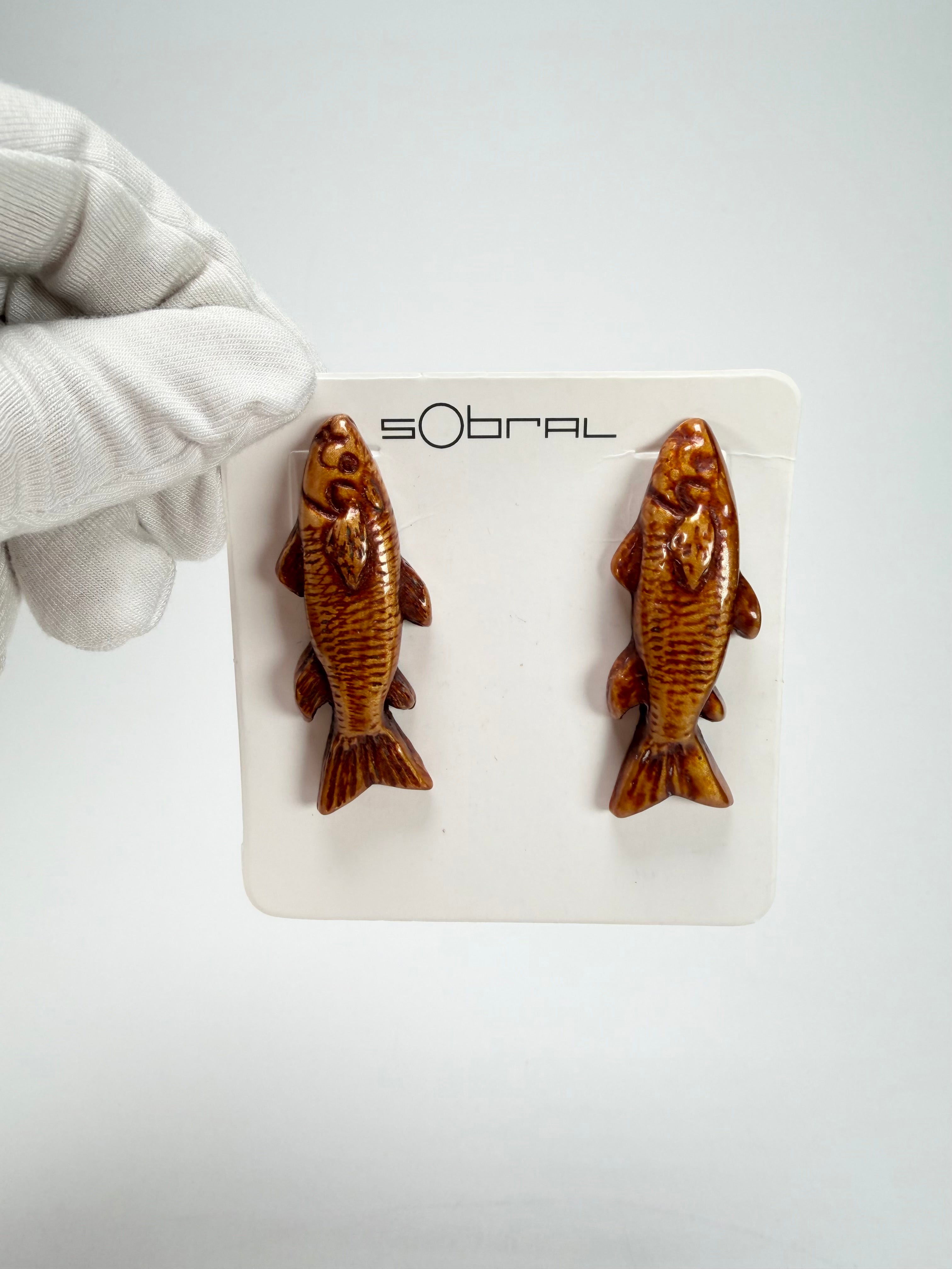 Sobral - Búzios "Praia dos Ossos" Resin Earrings ( 000000 )