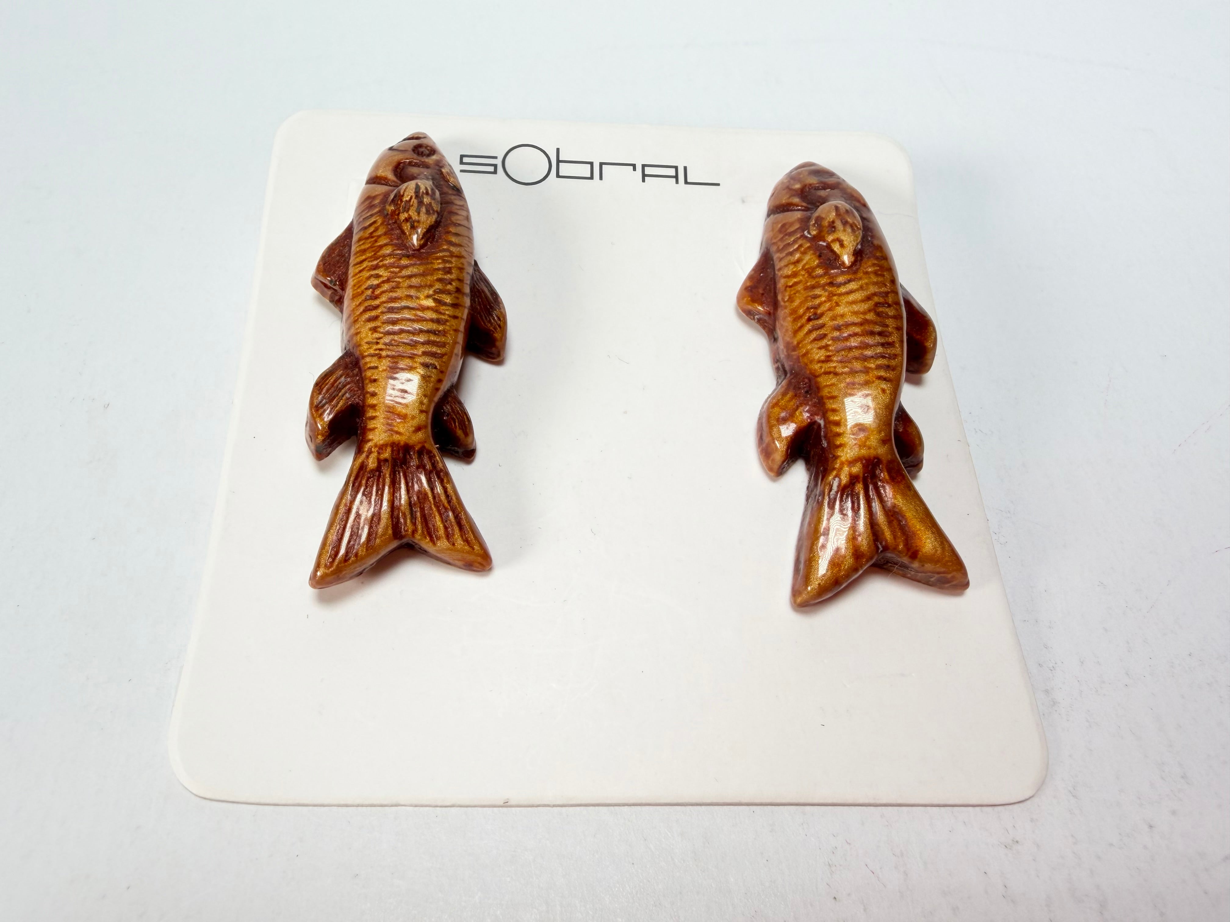 Sobral - Búzios "Praia dos Ossos" Resin Earrings ( 000000 )