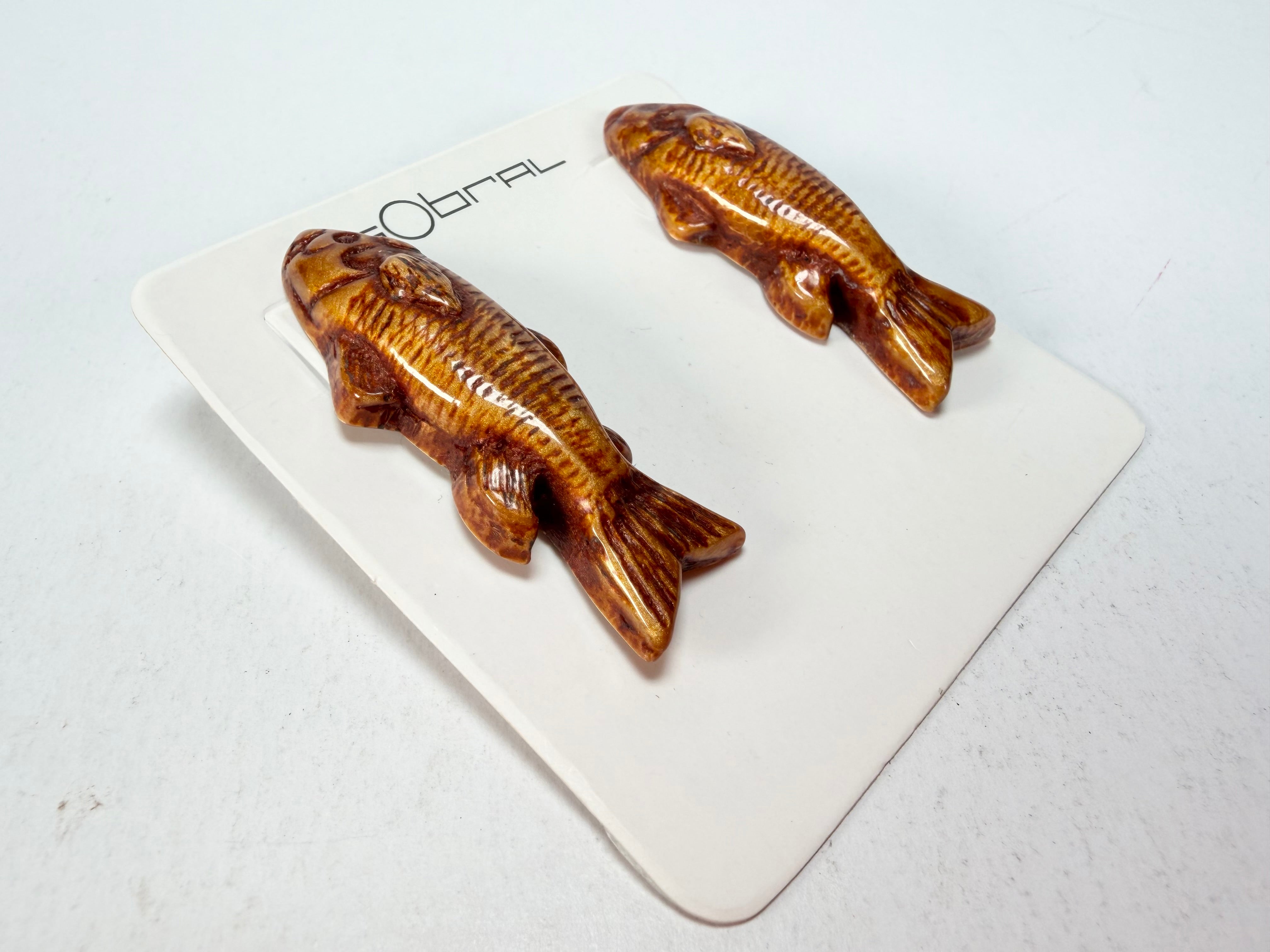 Sobral - Búzios "Praia dos Ossos" Resin Earrings ( 000000 )