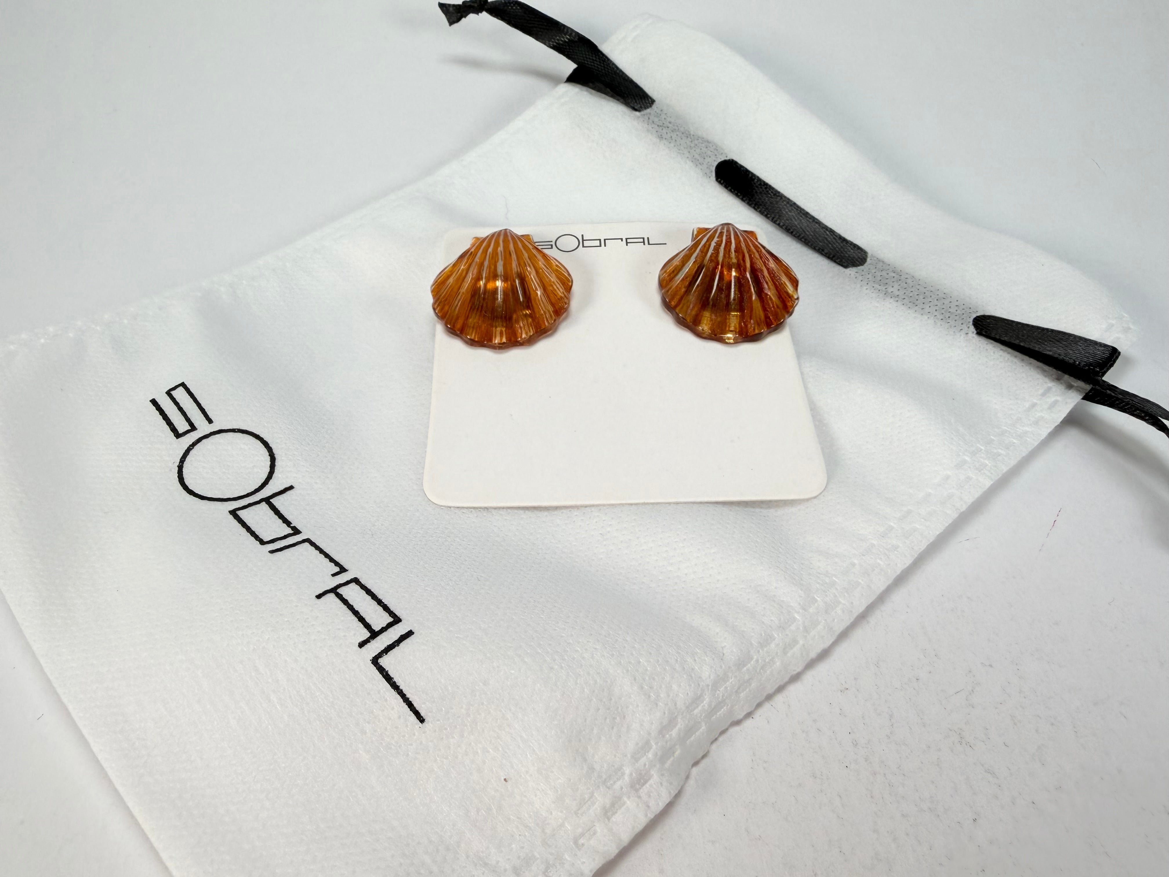 Sobral - Búzios "Praia do Forno" Resin Clip On Earrings ( 000000 )