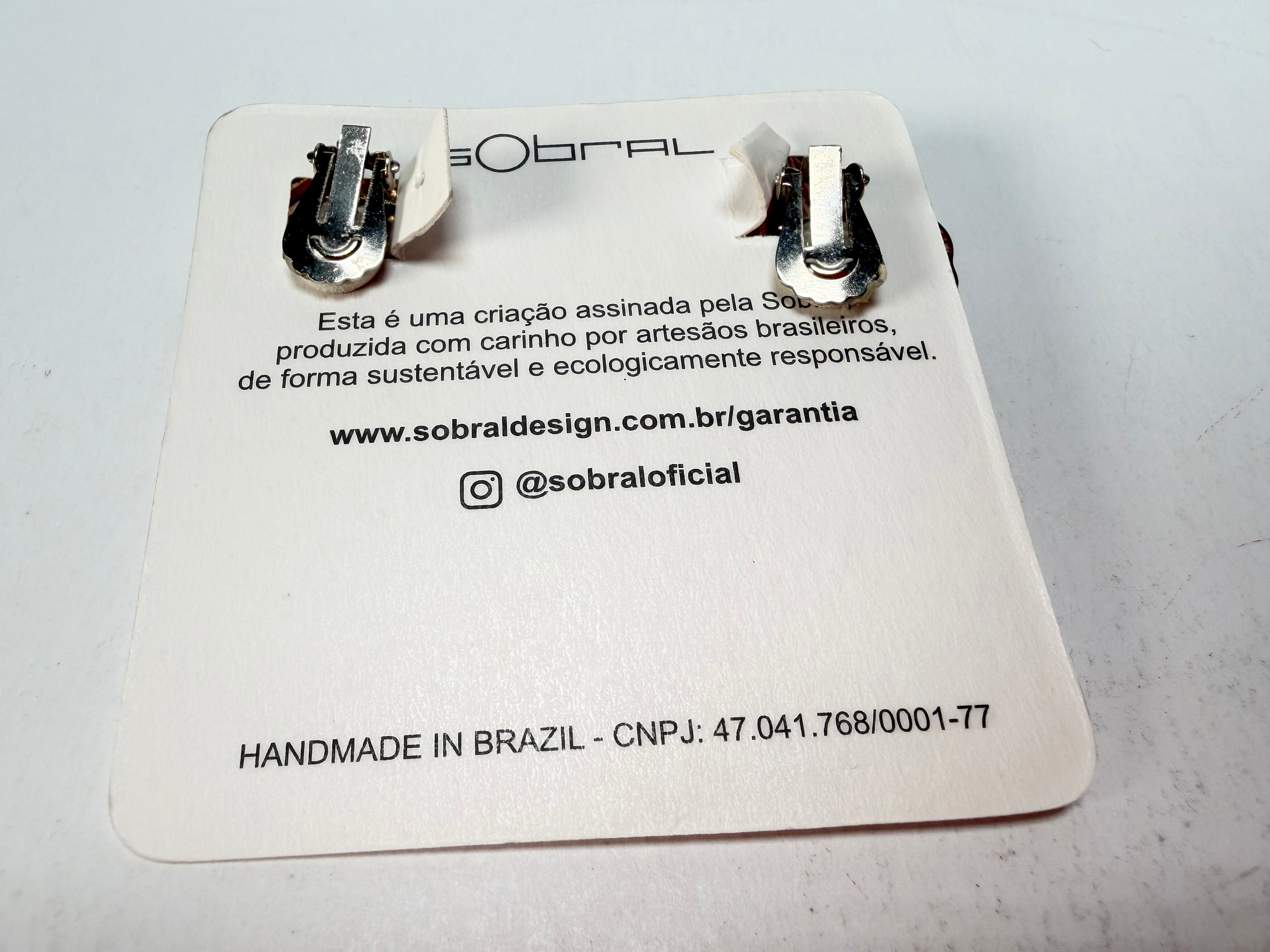 Sobral - Búzios "Praia do Forno" Resin Clip On Earrings ( 000000 )