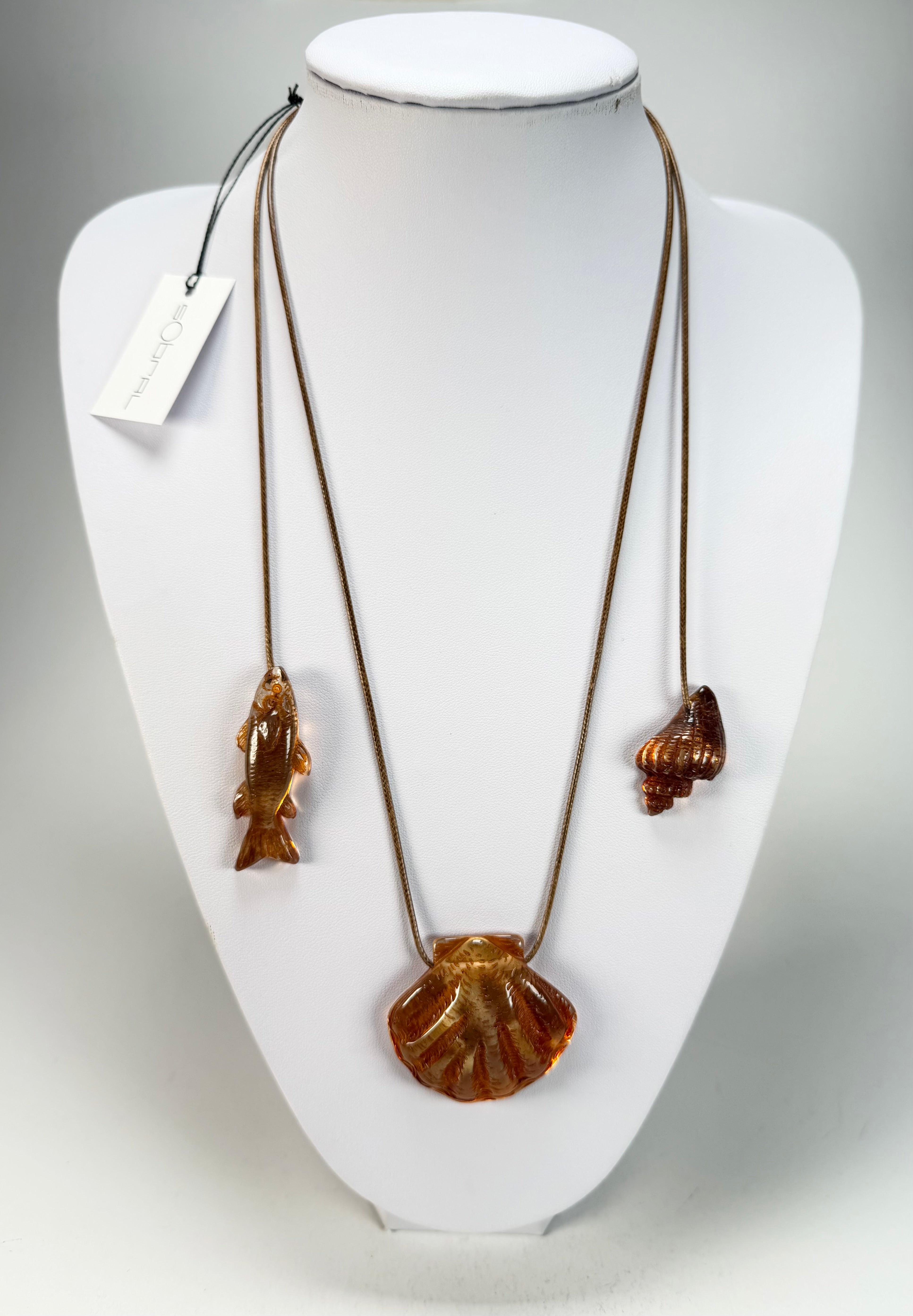Sobral - Búzios "Praia dos Amores" Resin Necklace ( 000000 )