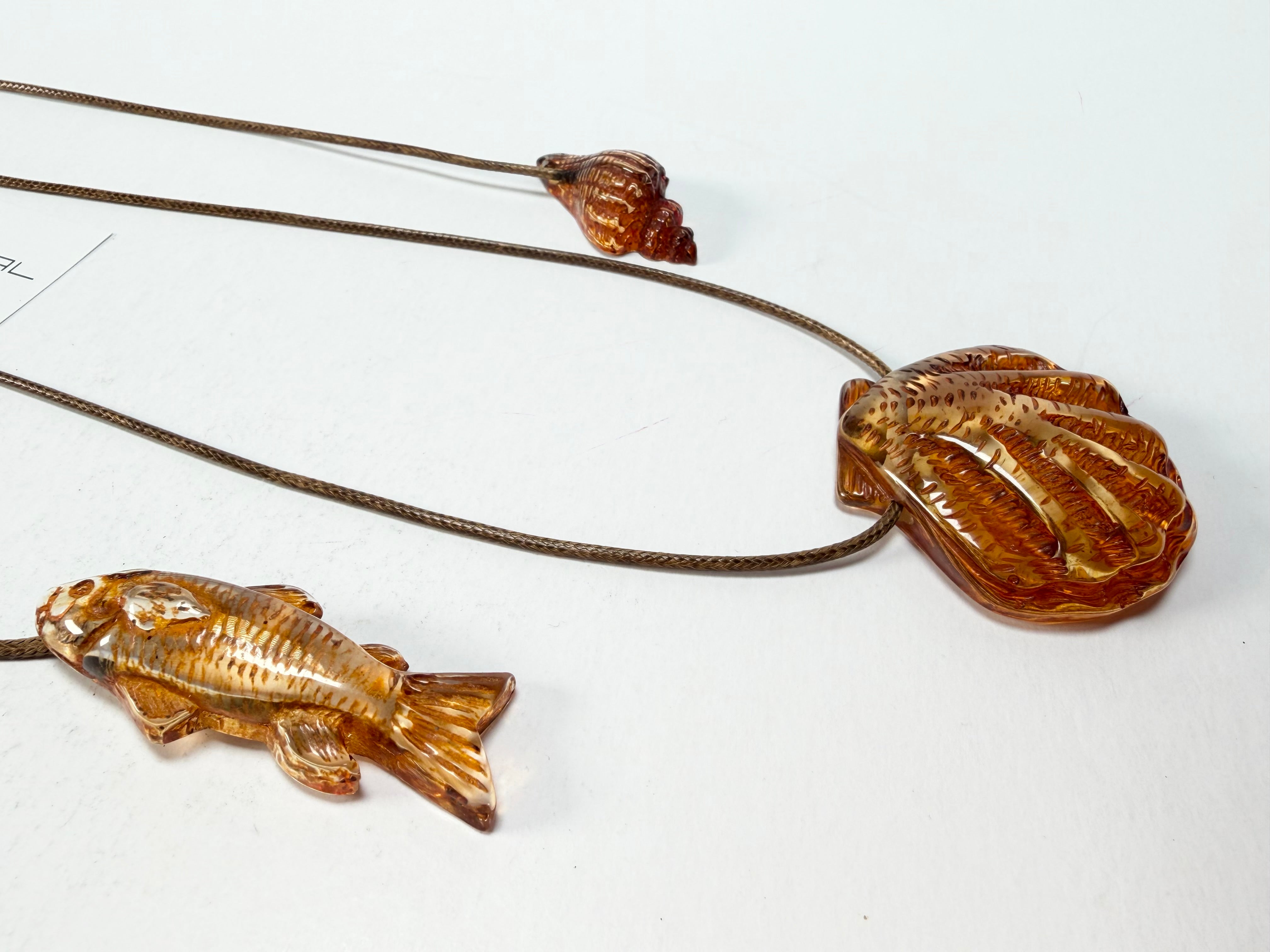 Sobral - Búzios "Praia dos Amores" Resin Necklace ( 000000 )
