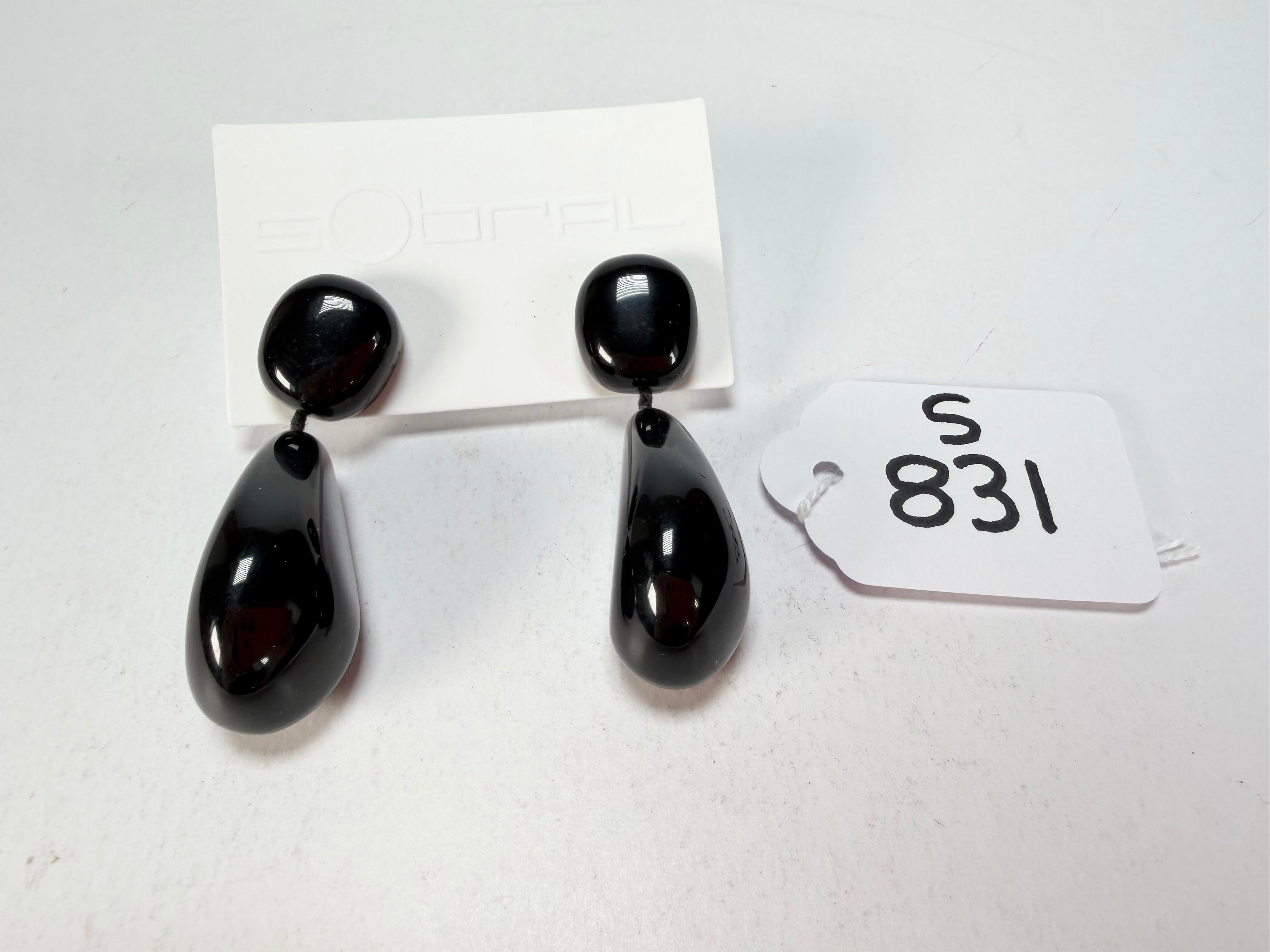 Sobral - Preto "Clave Efeitos" Black Resin Earrings ( 004606 )