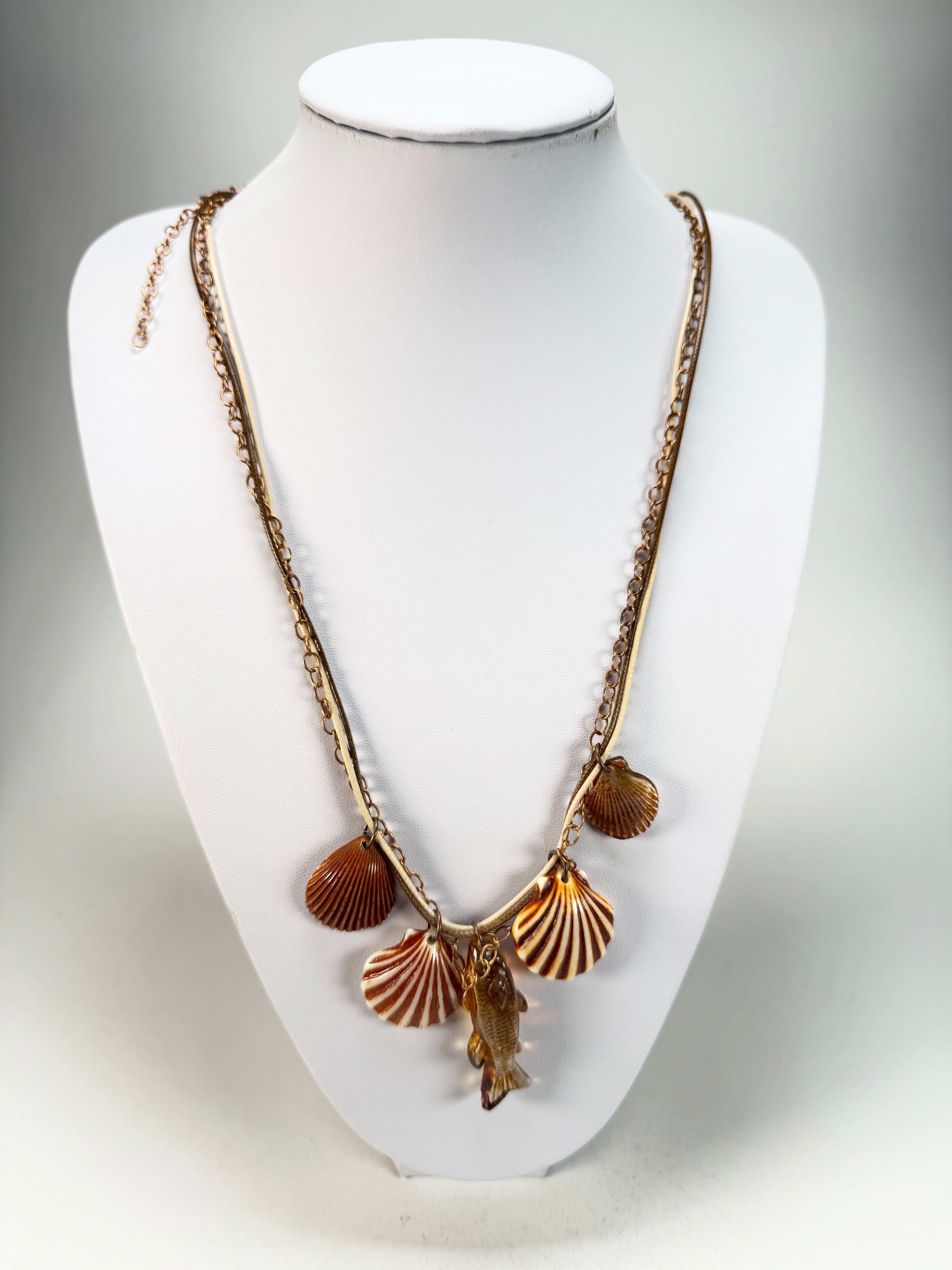 Sobral - Búzios "Praia de Geribá" Resin Necklace ( 000000 )