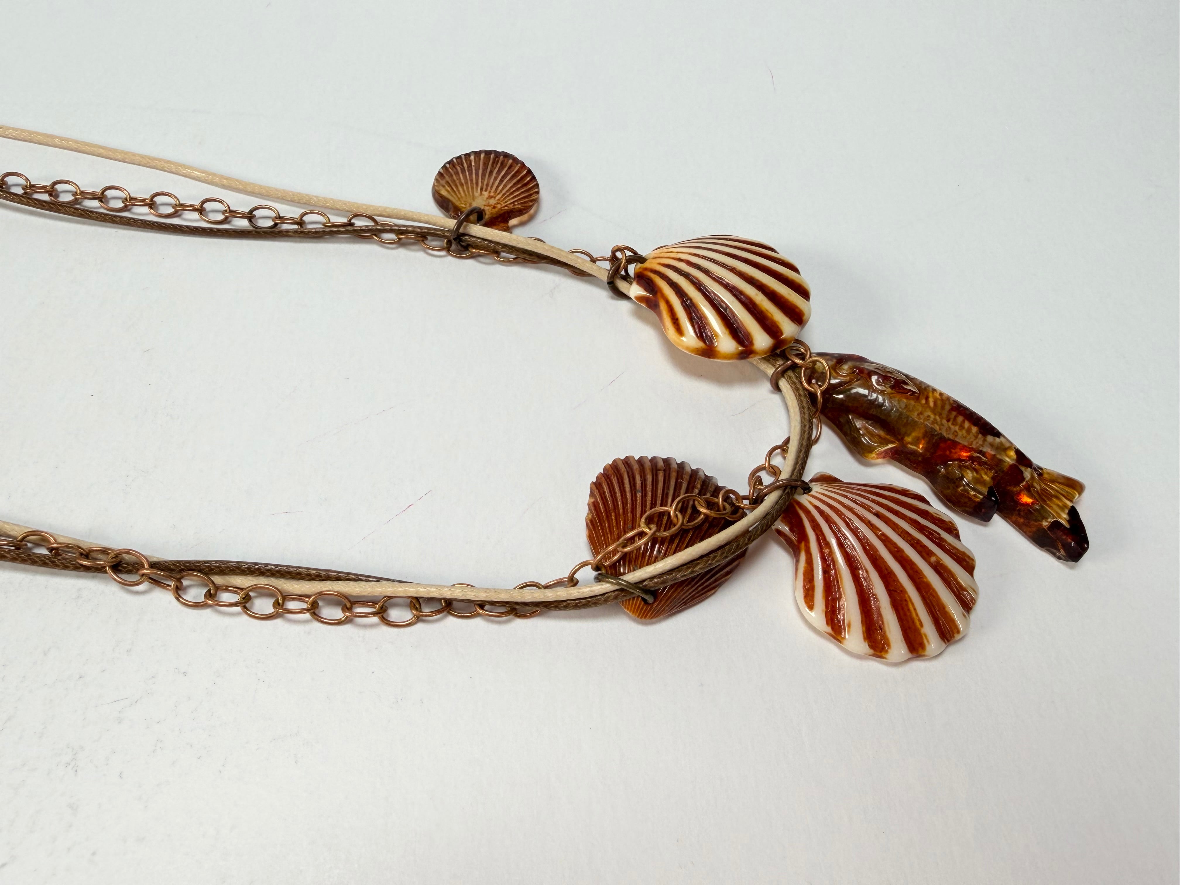 Sobral - Búzios "Praia de Geribá" Resin Necklace ( 000000 )