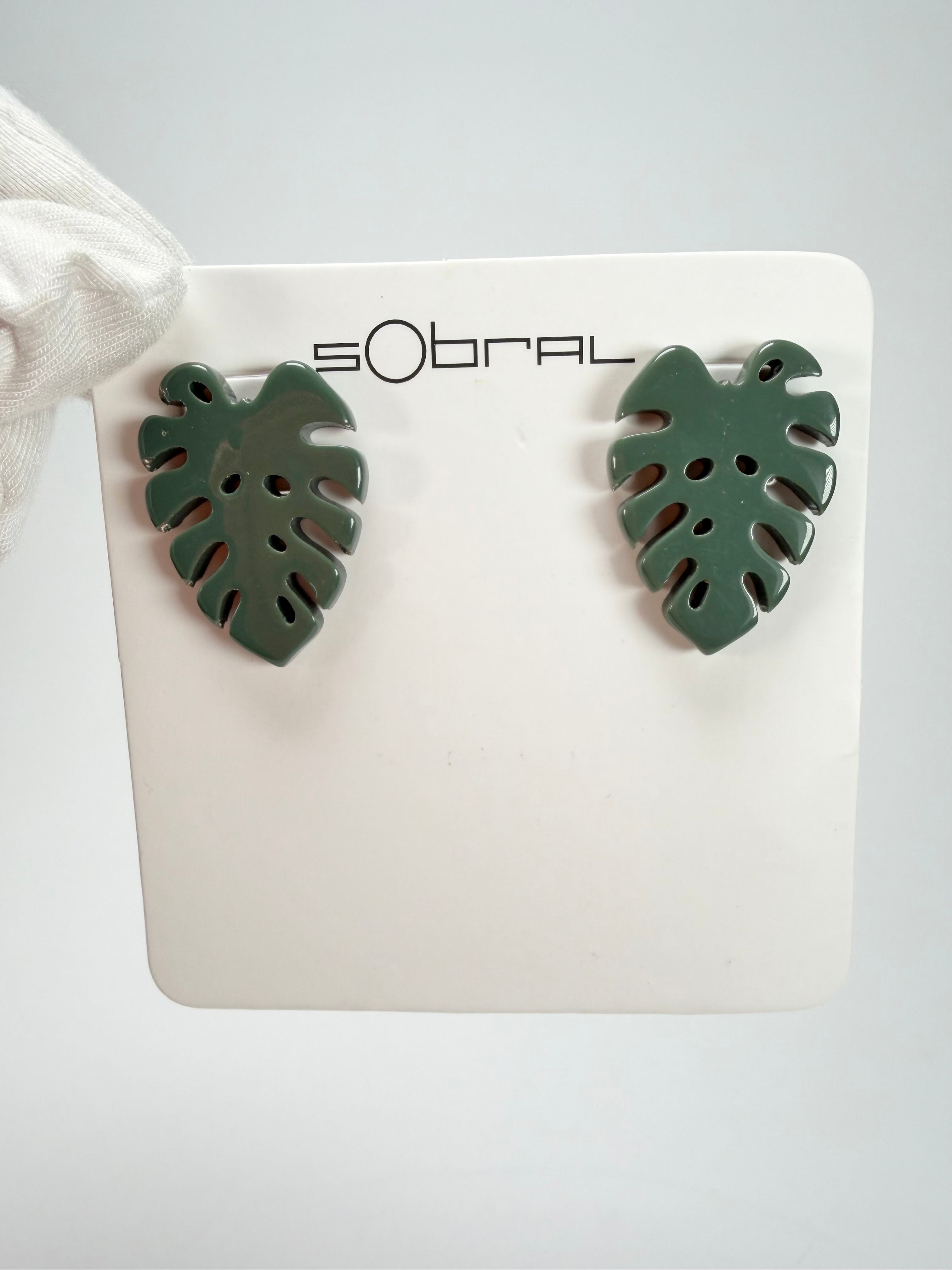 Sobral - Costela de Adão "Leaf" Resin Earrings ( 005526 )