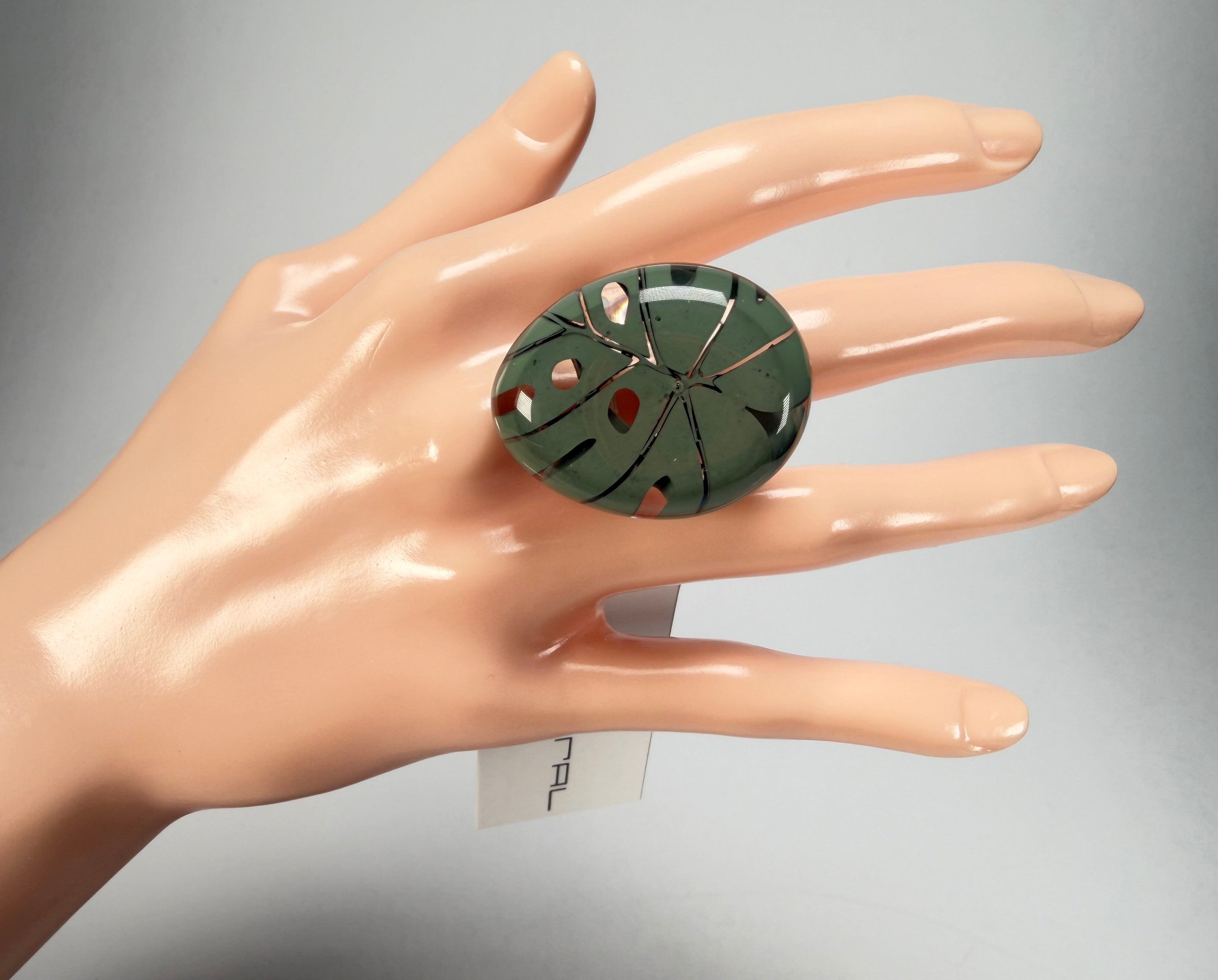 Sobral - Costela de Adão "Eva" Resin Ring ( 005528 ) - Size UK Q / US 8