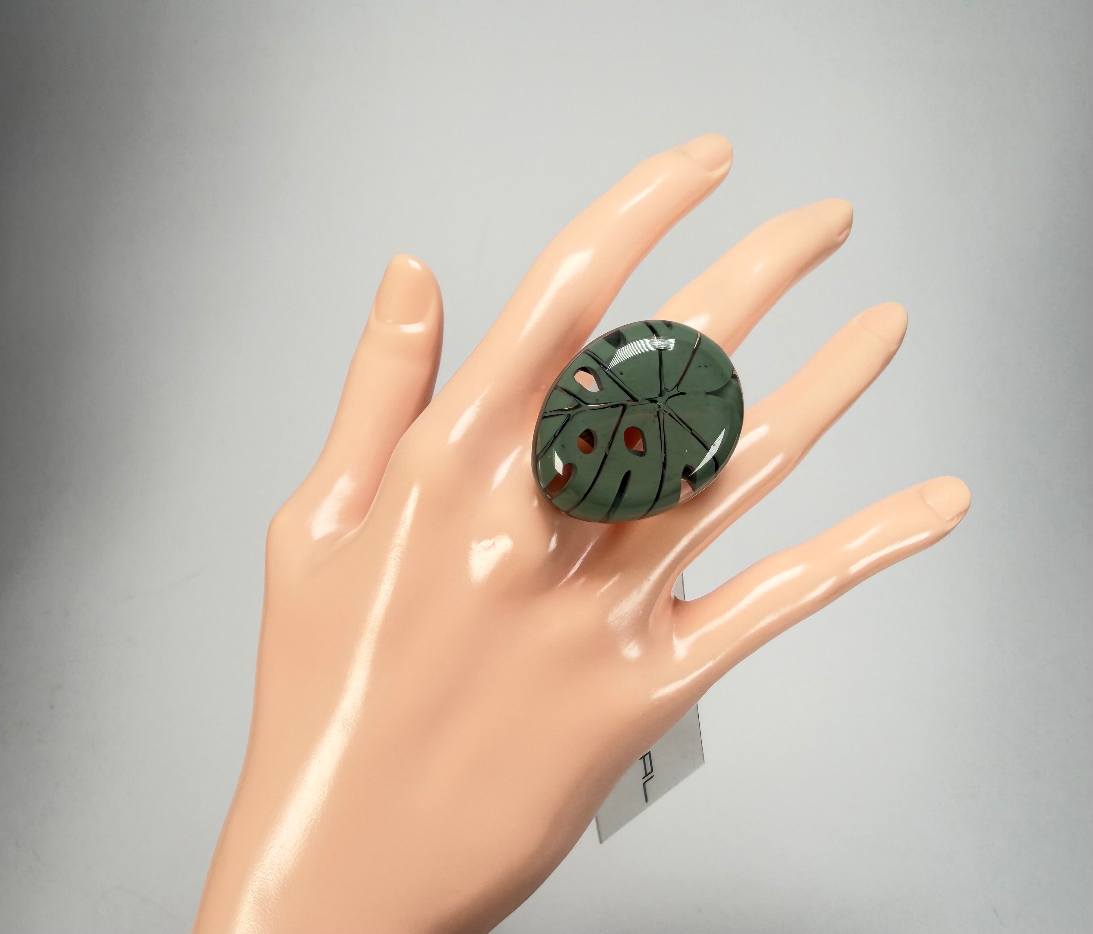 Sobral - Costela de Adão "Eva" Resin Ring ( 005528 ) - Size UK Q / US 8