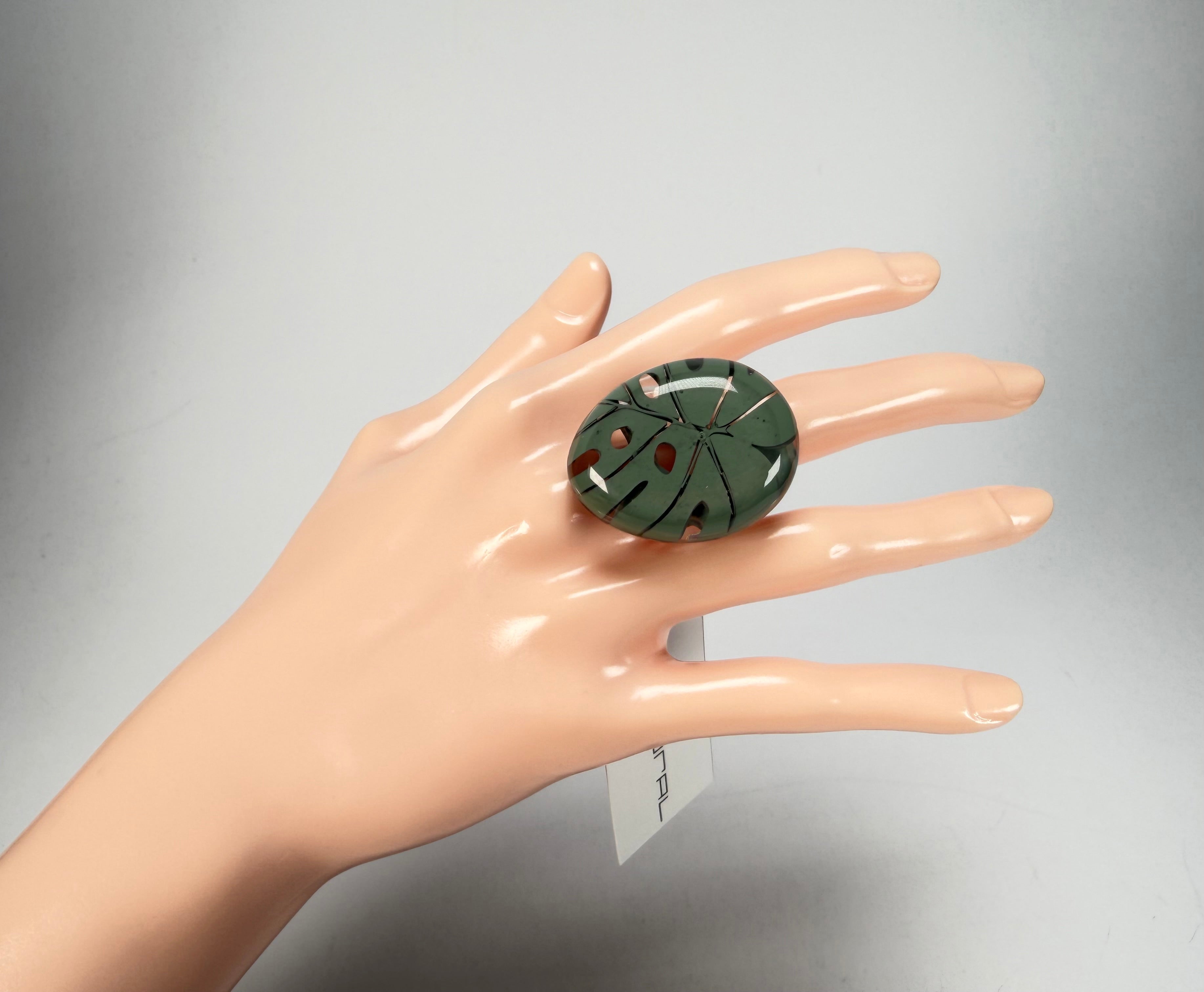 Sobral - Costela de Adão "Eva" Resin Ring ( 005528 ) - Size UK Q / US 8
