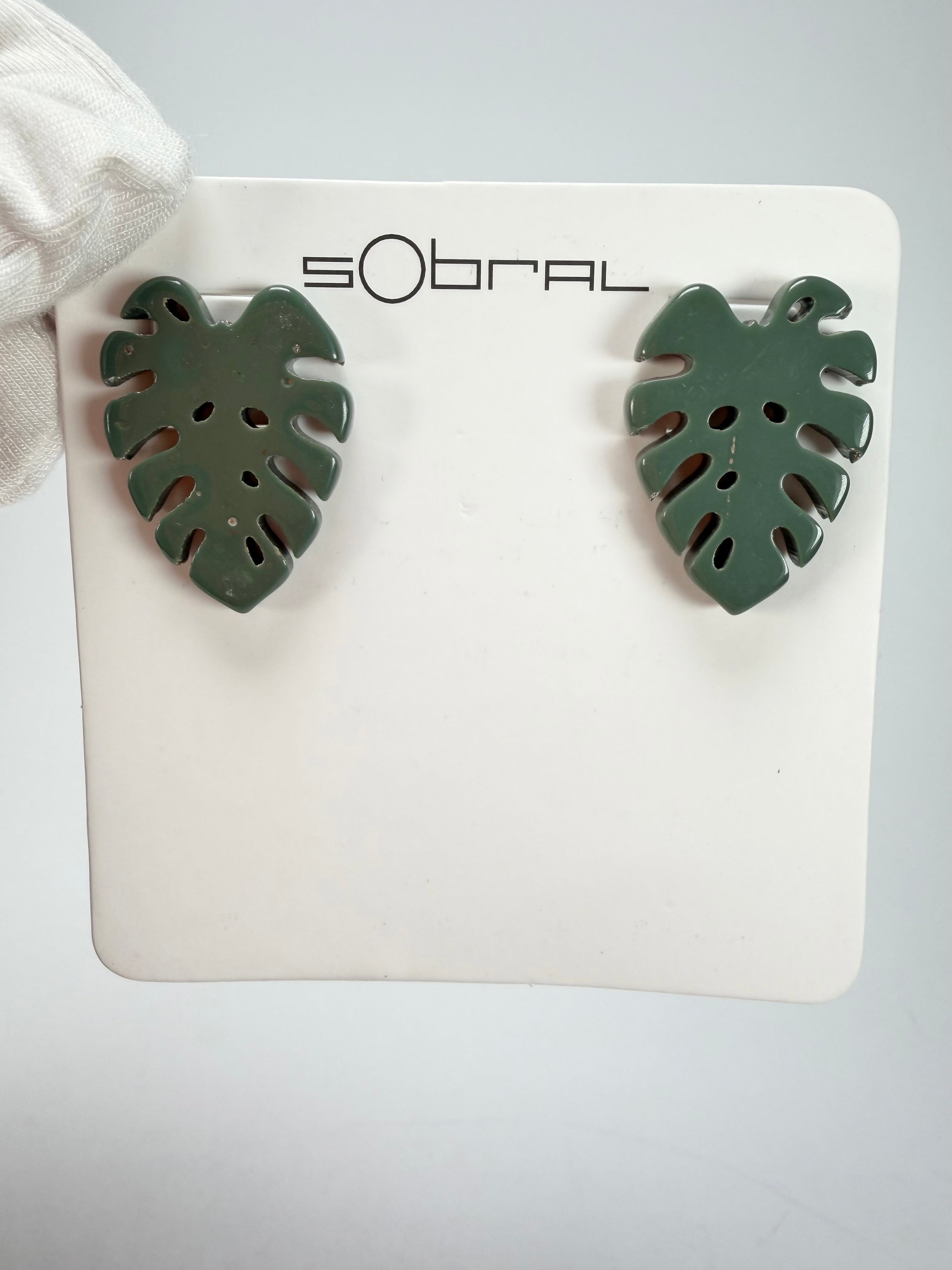 Sobral - Costela de Adão "Leaf" Resin Earrings ( 005526 )