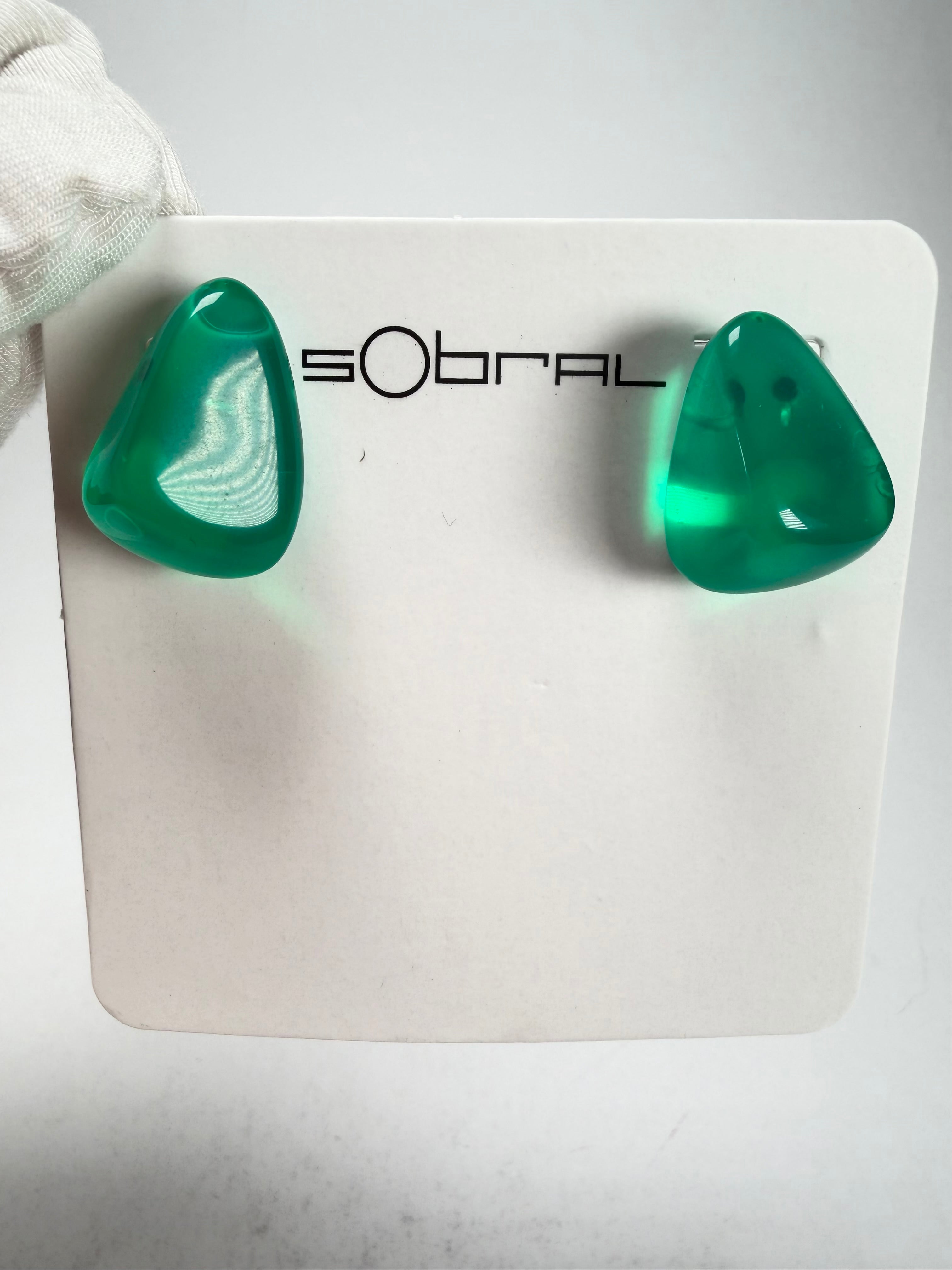Sobral - Mix 2023 "Pequeno Diamante" Green Cristal Resin Earrings ( 003600 )