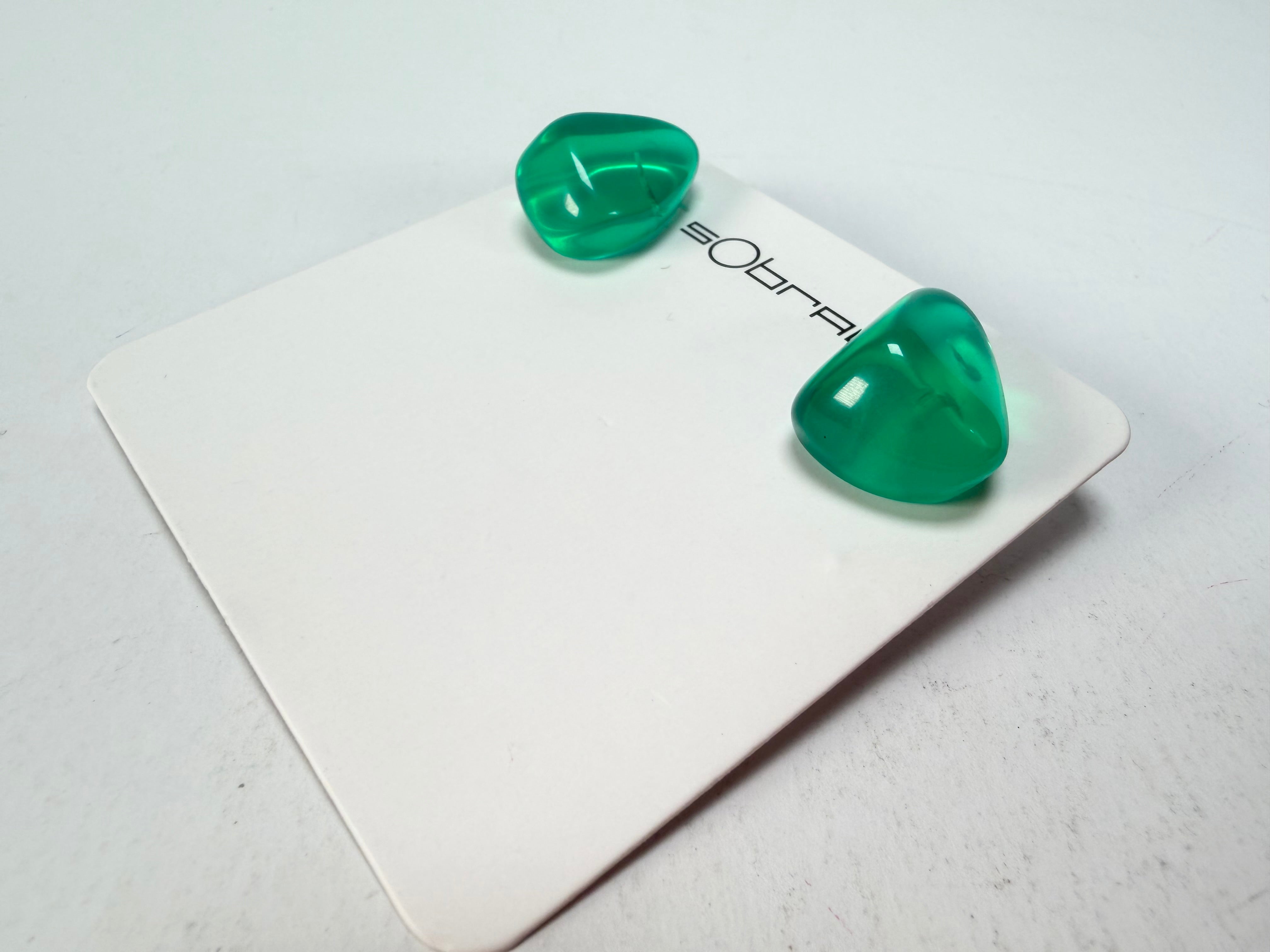 Sobral - Mix 2023 "Pequeno Diamante" Green Cristal Resin Earrings ( 003600 )