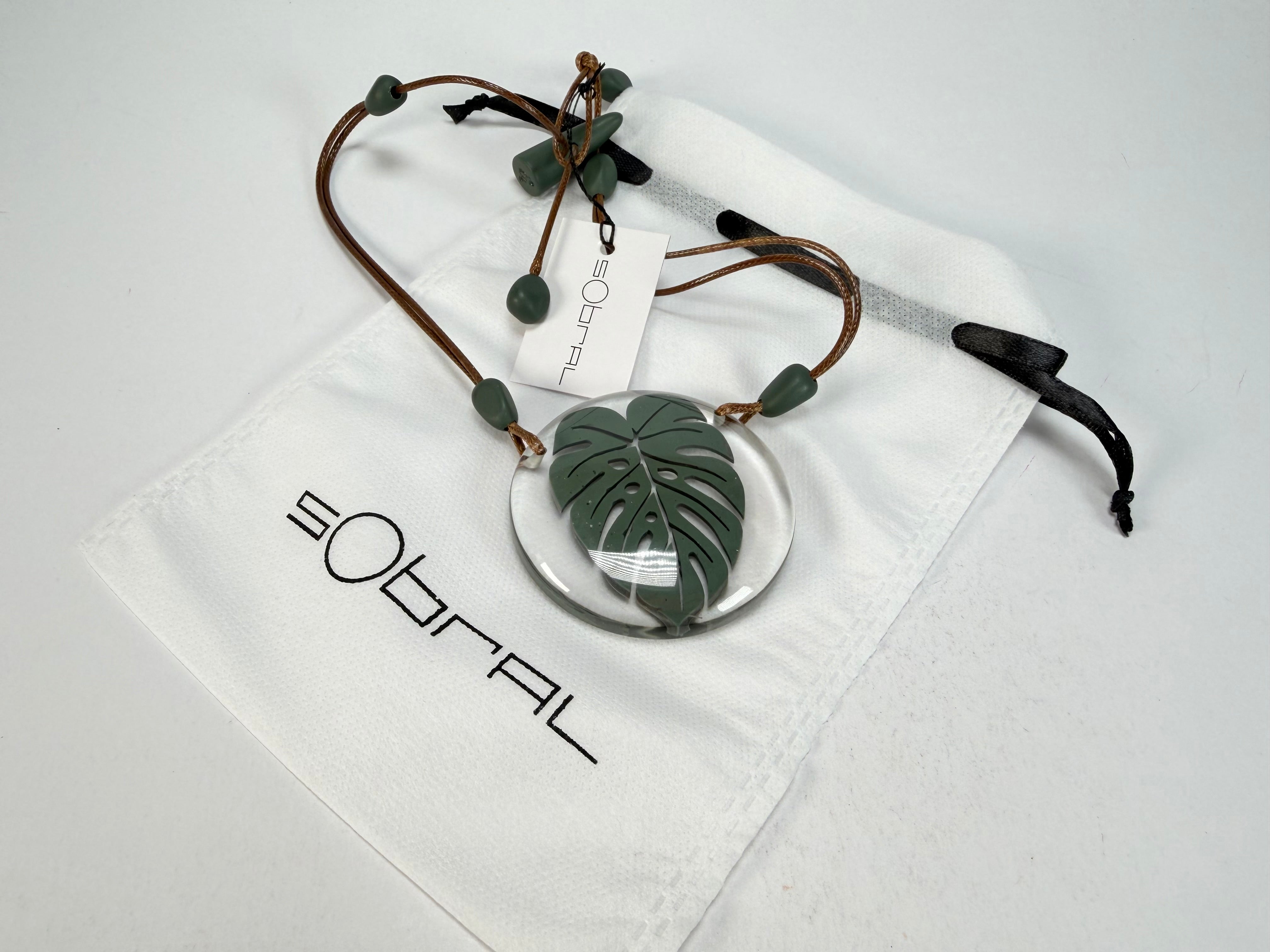Sobral - Costela de Adão "Eva" Resin Necklace ( 005029 )