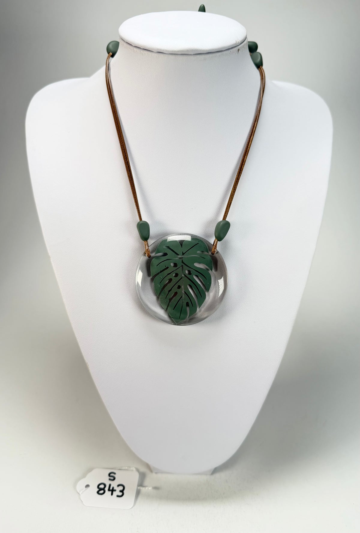 Sobral - Costela de Adão "Eva" Resin Necklace ( 005029 )