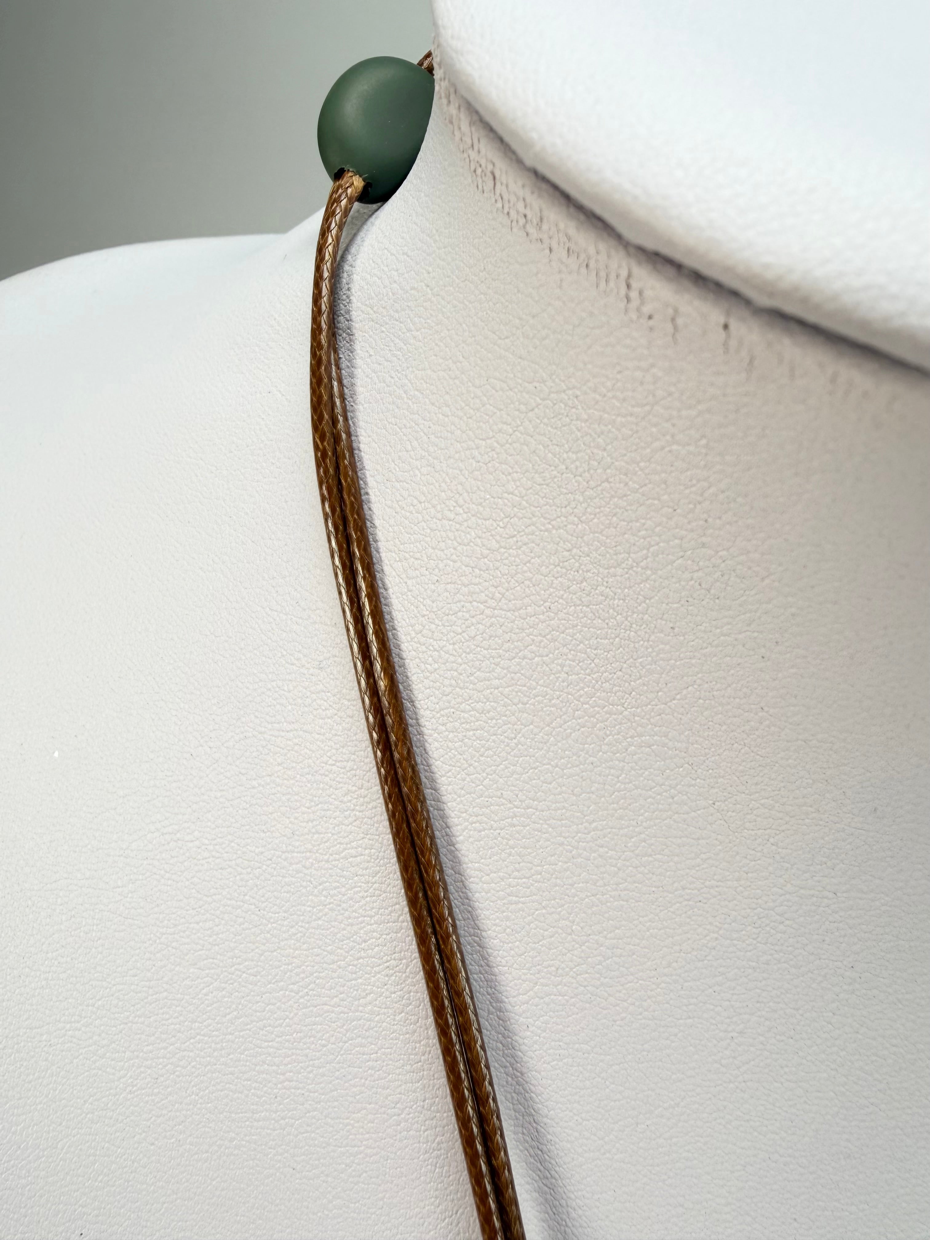 Sobral - Costela de Adão "Eva" Resin Necklace ( 005029 )