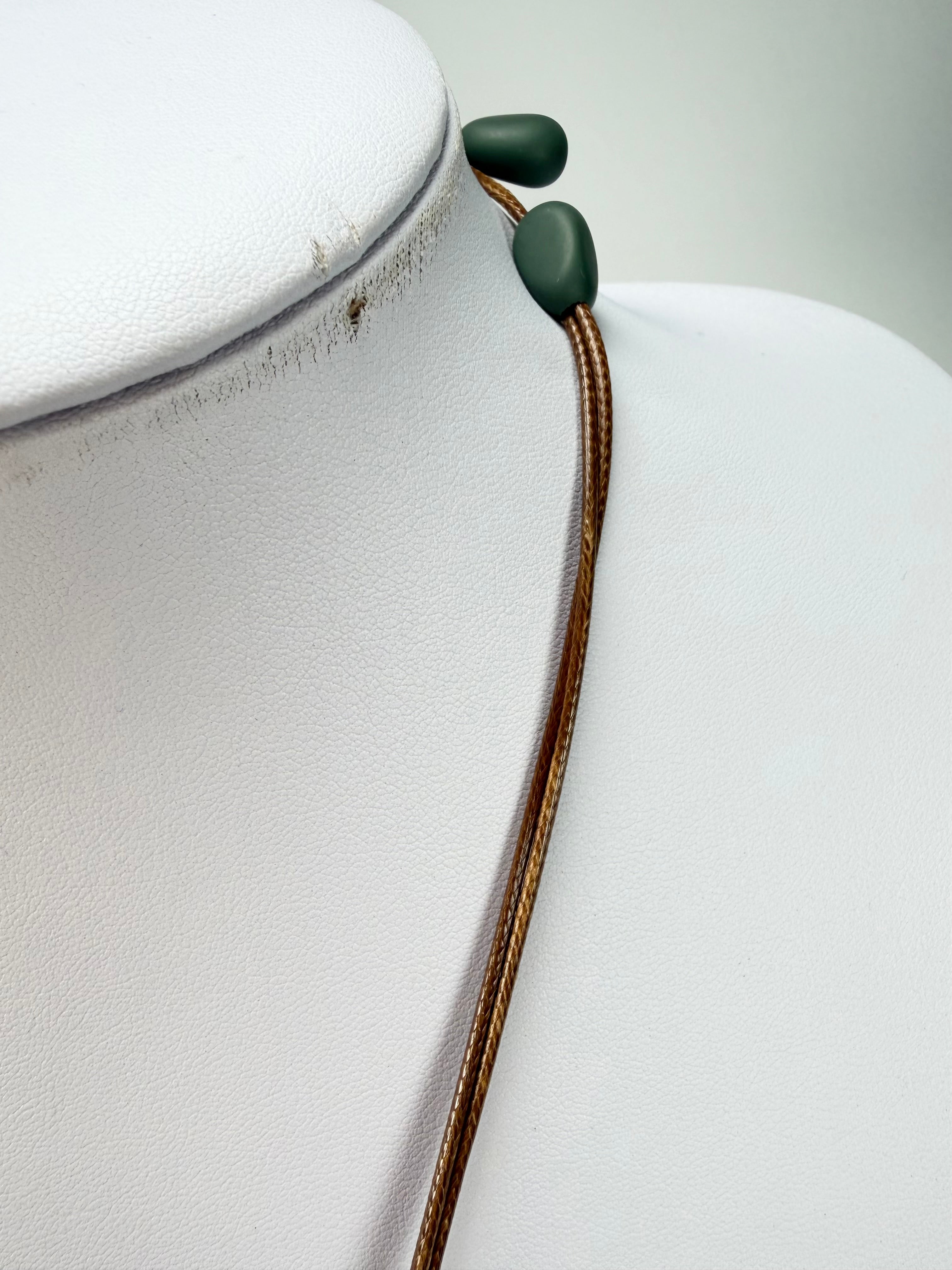 Sobral - Costela de Adão "Eva" Resin Necklace ( 005029 )