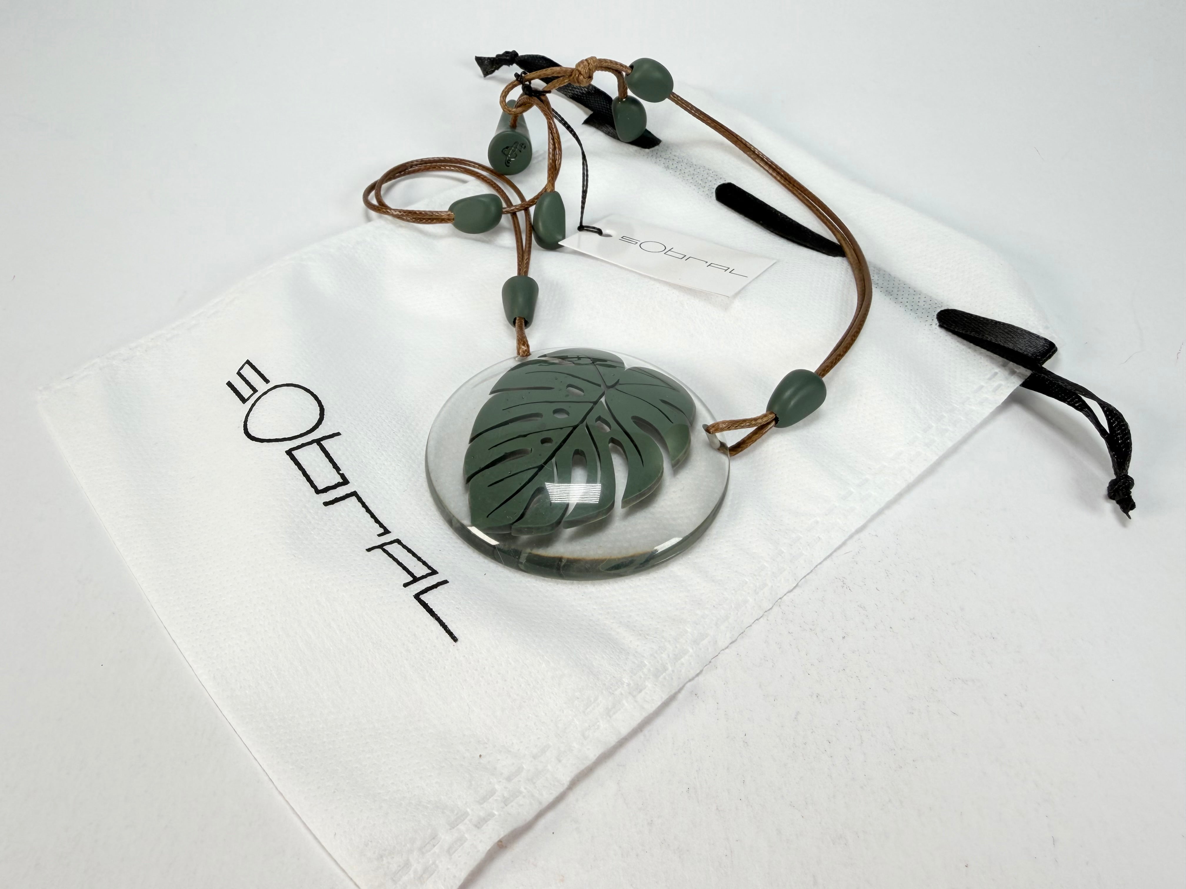 Sobral - Costela de Adão "Eva" Resin Necklace ( 005029 )