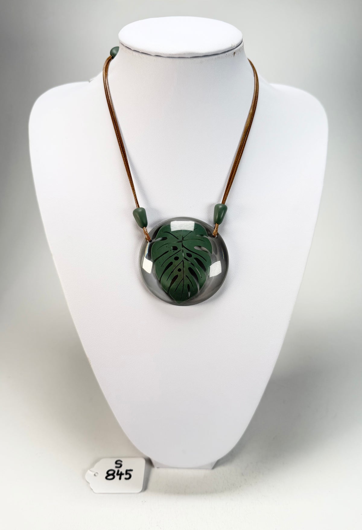 Sobral - Costela de Adão "Eva" Resin Necklace ( 005029 )