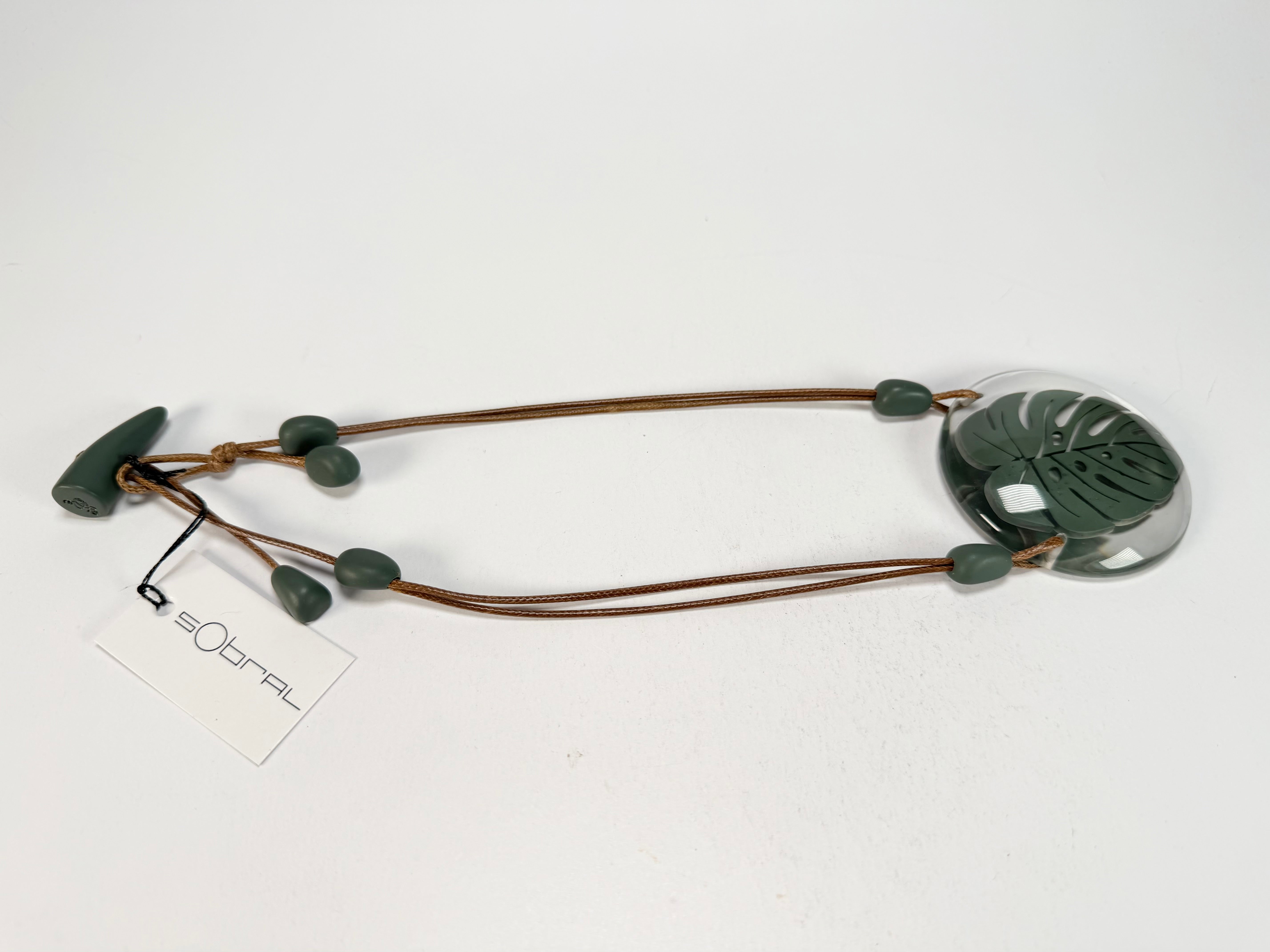 Sobral - Costela de Adão "Eva" Resin Necklace ( 005029 )