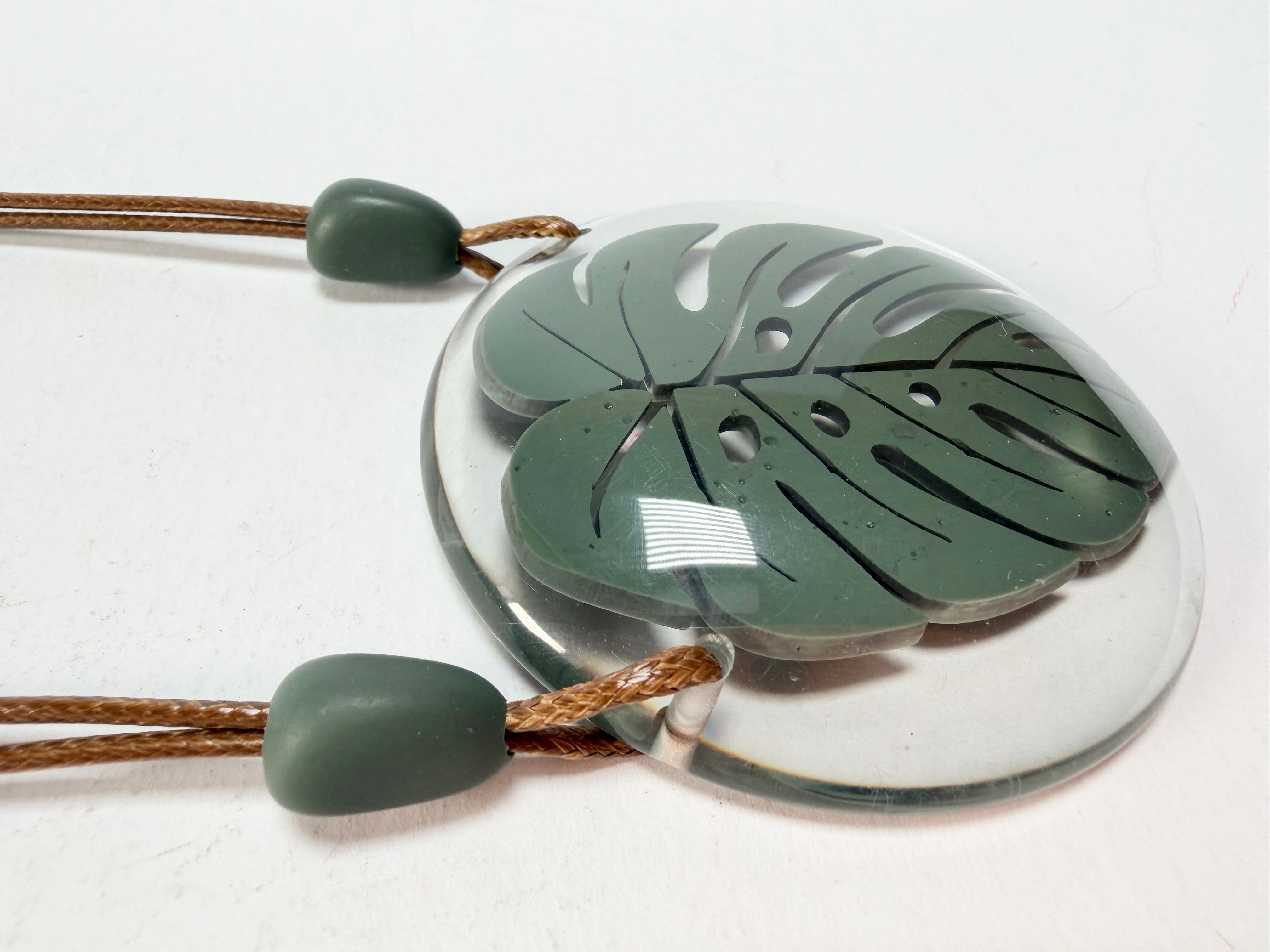 Sobral - Costela de Adão "Eva" Resin Necklace ( 005029 )