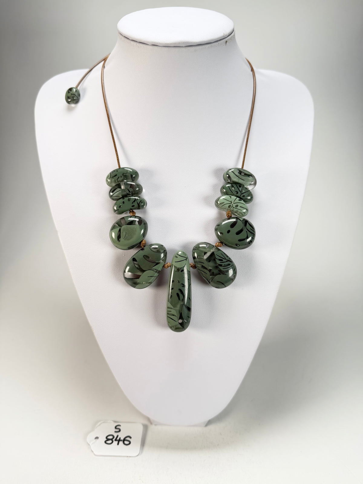 Sobral - Costela de Adão "Leaf" Resin Necklace ( 005527 )