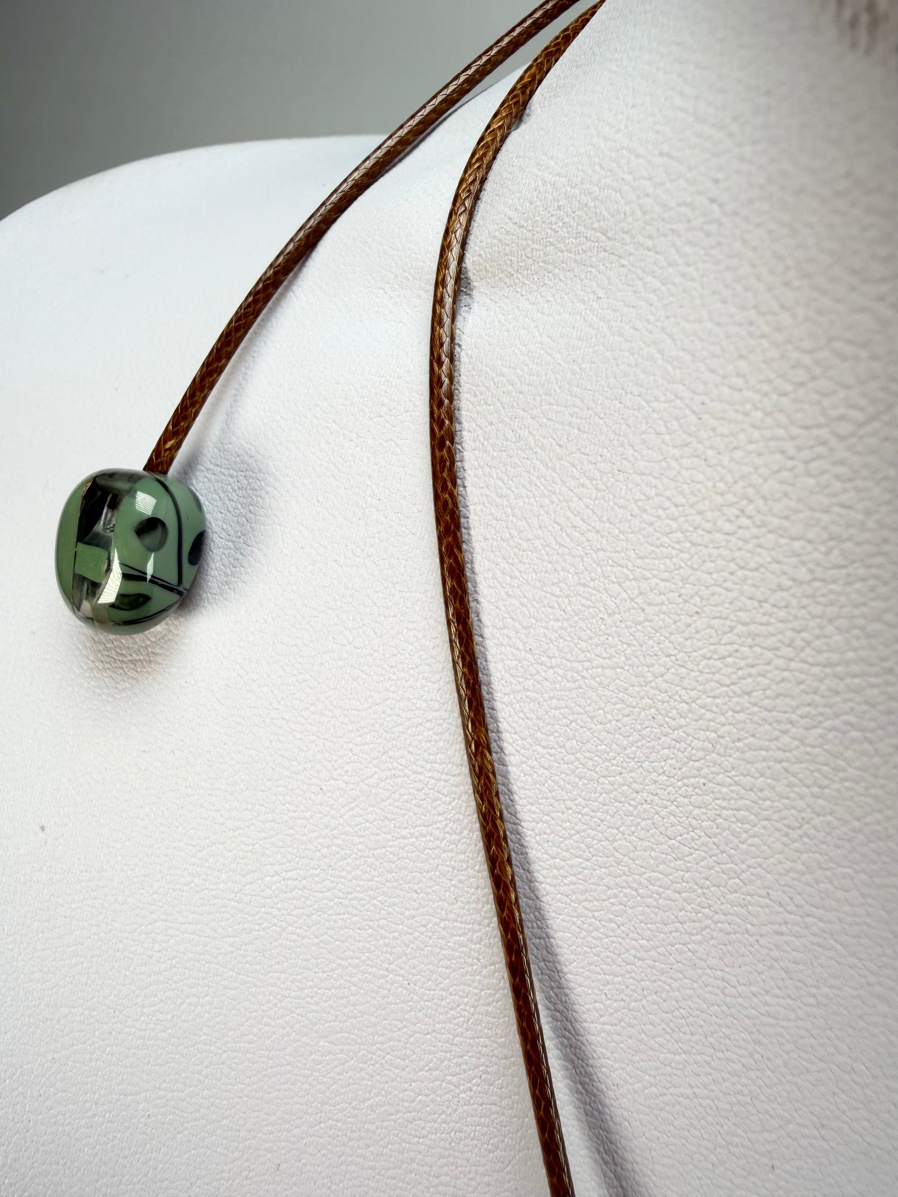 Sobral - Costela de Adão "Leaf" Resin Necklace ( 005527 )