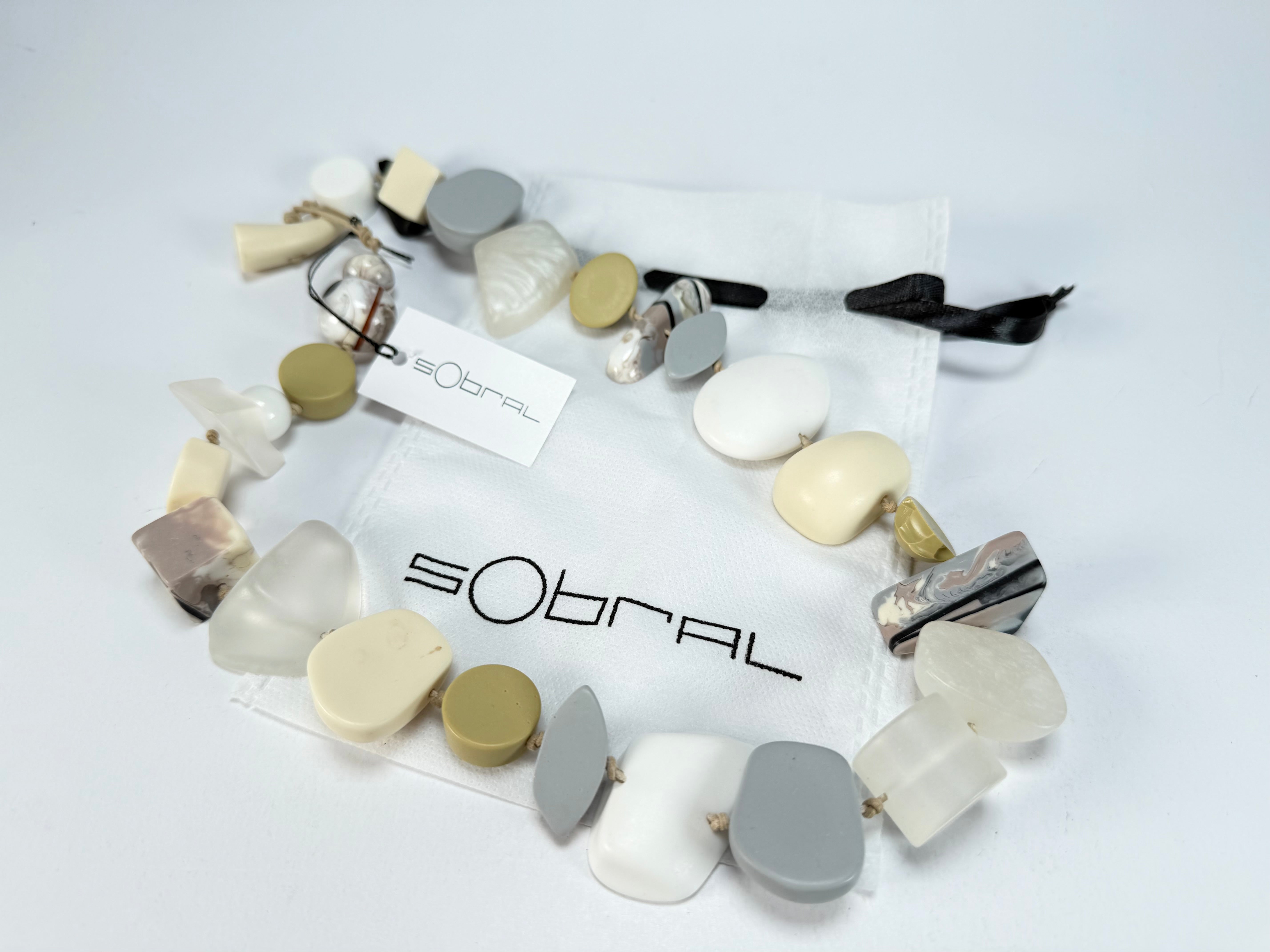 Sobral - Indiana "Marfim" Cream Mix 70cm Resin Necklace ( 000033 )