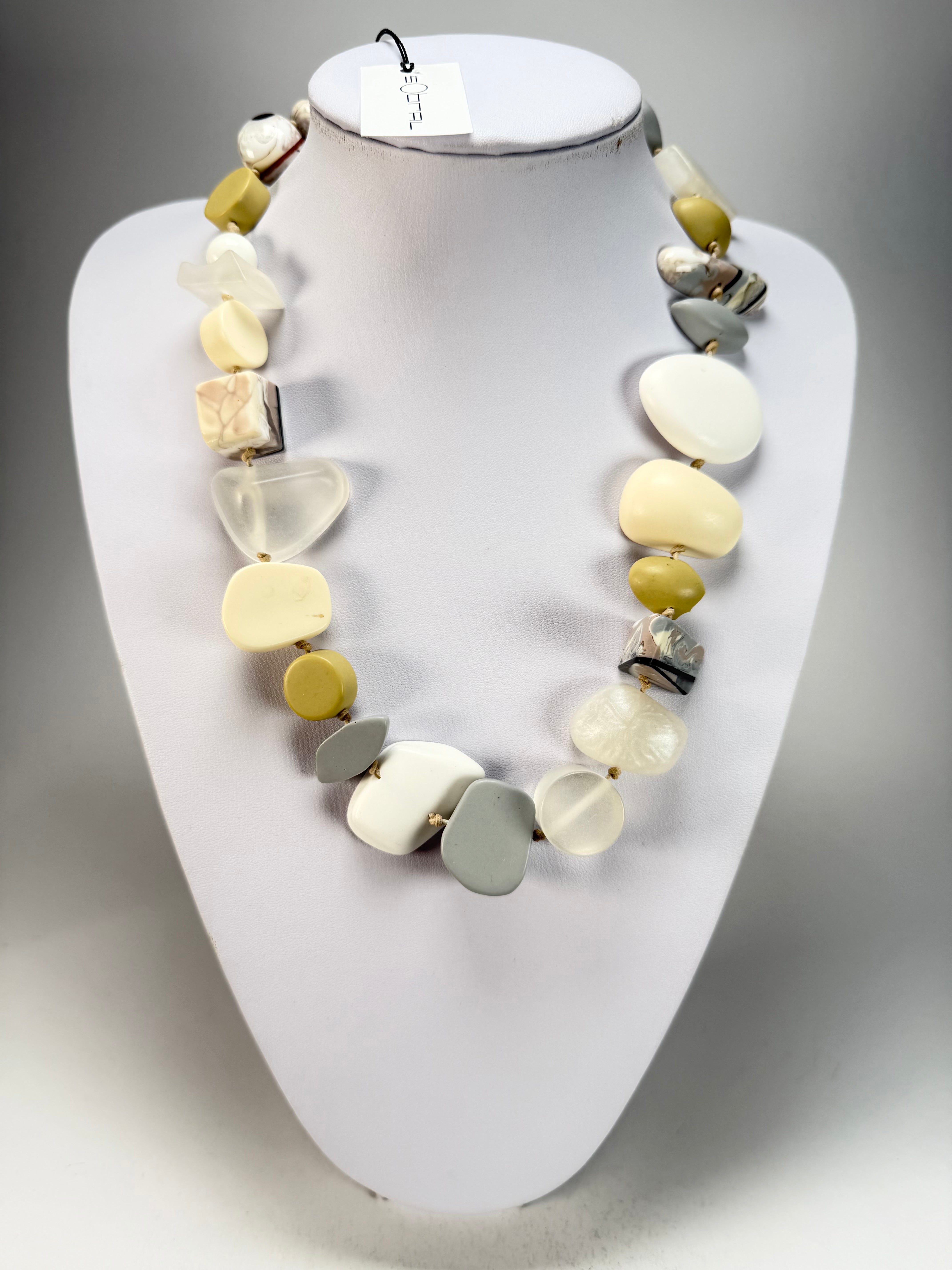 Sobral - Indiana "Marfim" Cream Mix 70cm Resin Necklace ( 000033 )