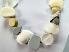 Sobral - Indiana "Marfim" Cream Mix 70cm Resin Necklace ( 000033 )