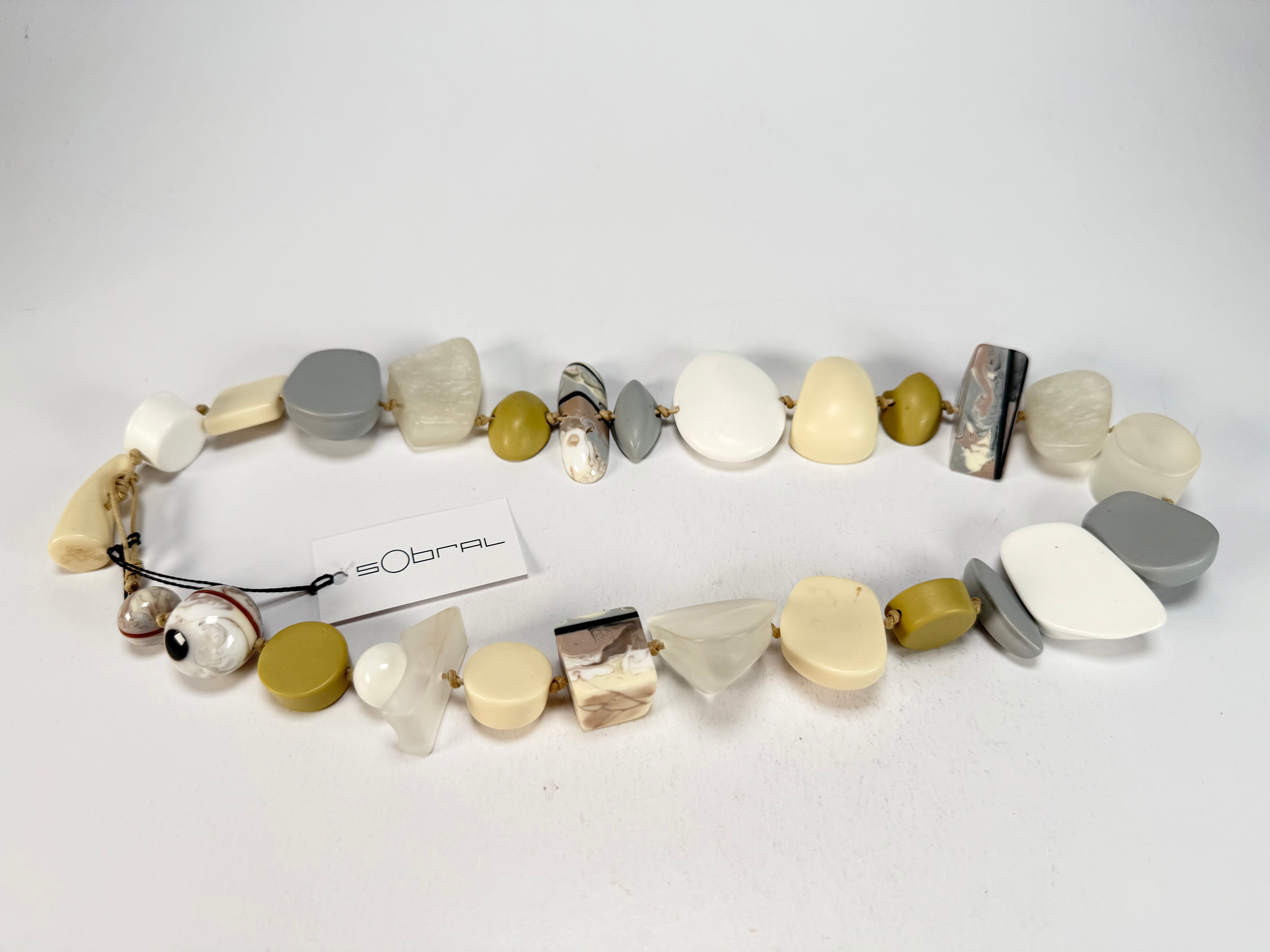 Sobral - Indiana "Marfim" Cream Mix 70cm Resin Necklace ( 000033 )