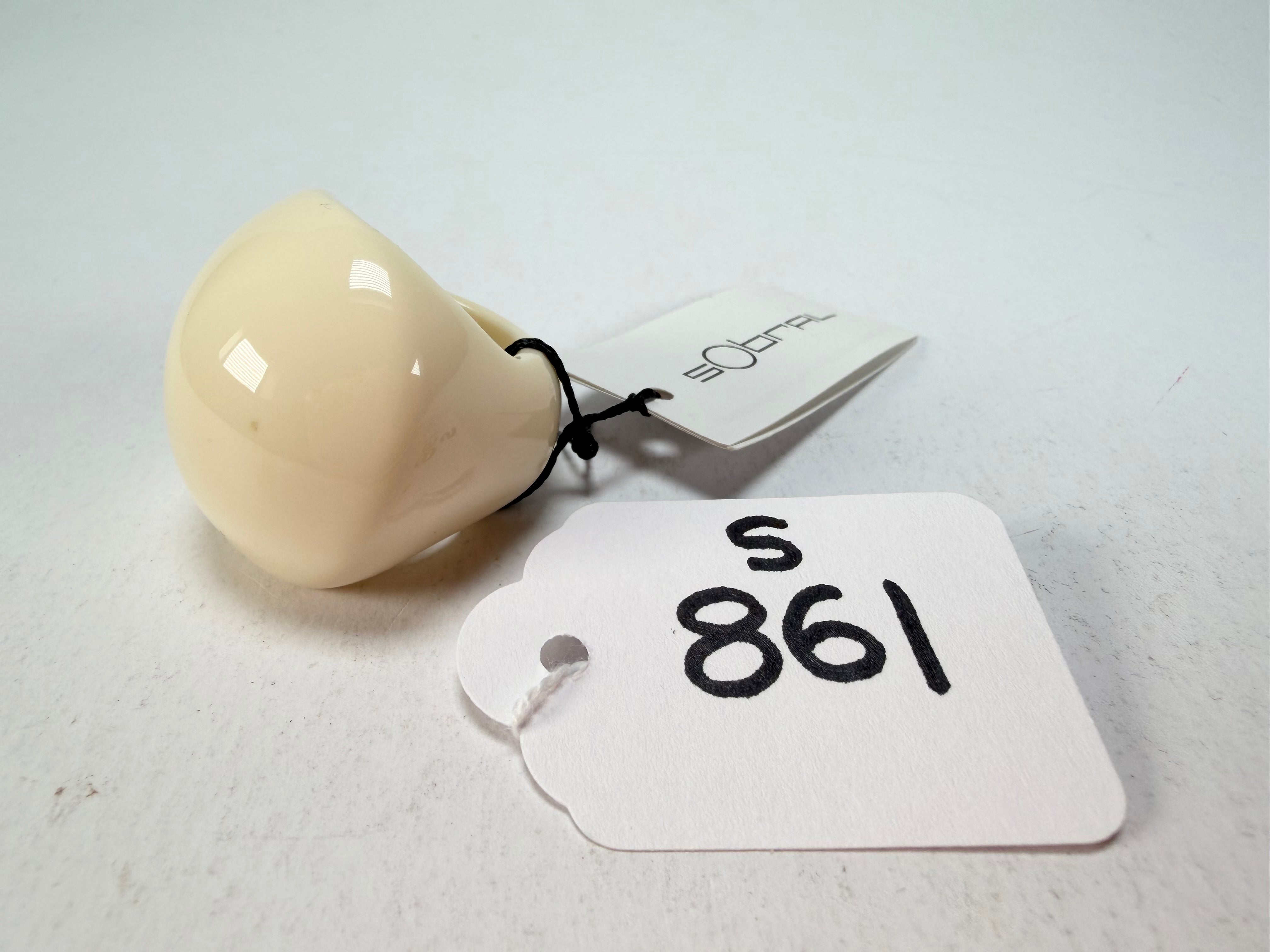 Sobral - Mix 2023 "Sintonia" Marfim Cream Resin Ring ( 003598 ) - Size UK P / US 7.5